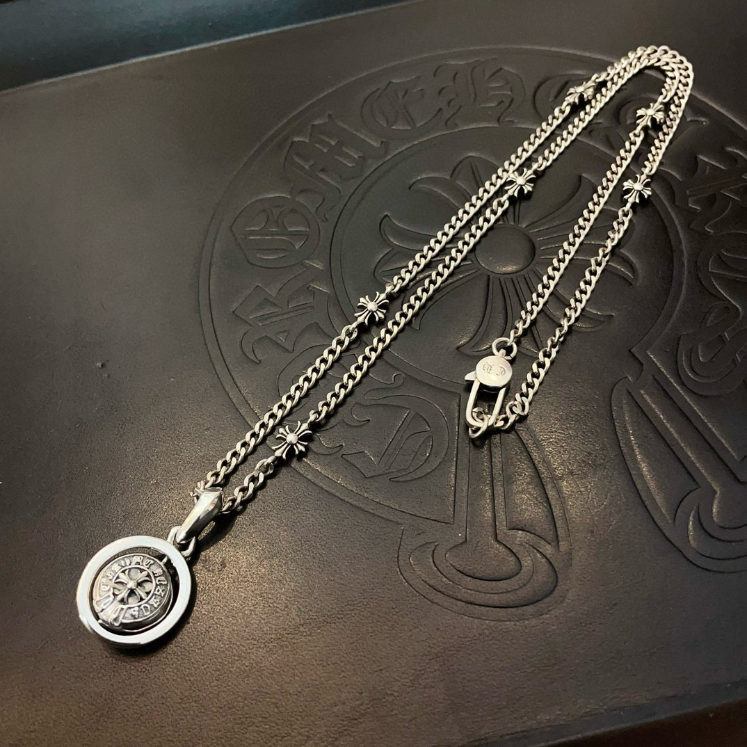  新款【专柜品质】Chrome Hearts克罗心经典复古十字架项链 马蹄印十字花吊坠 凹凸造型不同的花