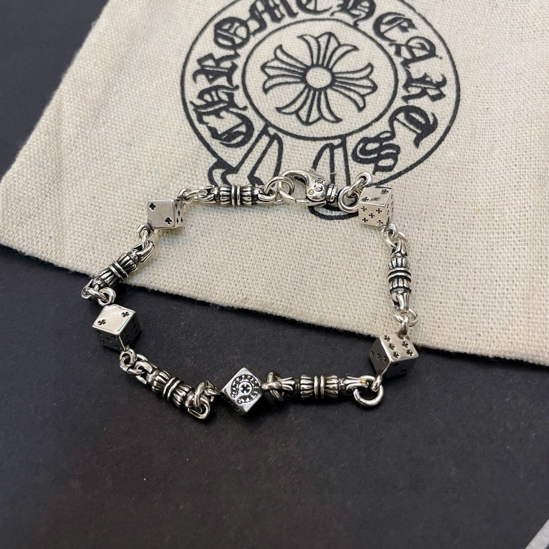   新款【专柜品质】Chrome Hearts克罗心经典复古骰子手链 凹凸造型不同的花纹设计风格 呈现出