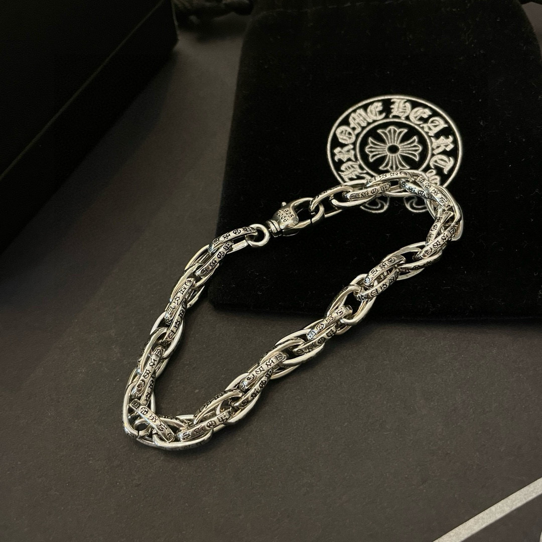  新款【专柜品质】Chrome Hearts克罗心 经典复古环扣手链 凹凸造型不同的花纹设计风格 呈现