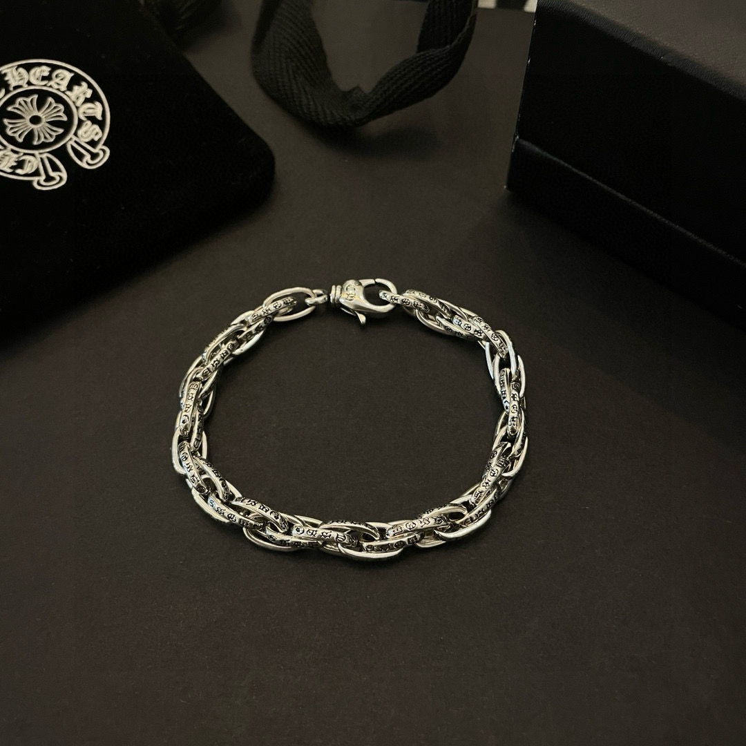   新款【专柜品质】Chrome Hearts克罗心 经典复古环扣手链 凹凸造型不同的花纹设计风格 呈现