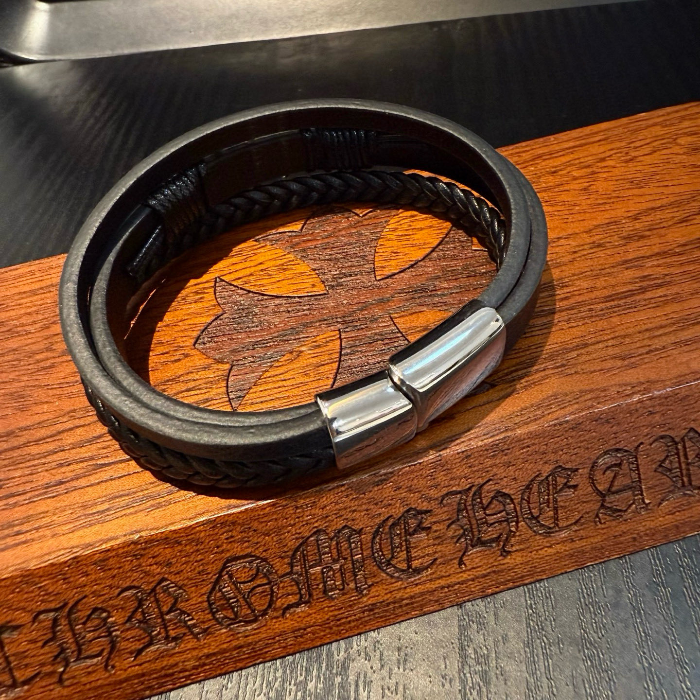  专柜品质Chrome Hearts克罗心皮绳手链，凹凸造型不同的花纹设计风格 呈现出与众不同 十字架 