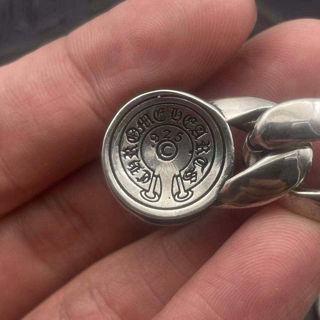 克罗心龙虾扣大手链，版型细节都对得上，做货不易，十字花内部也是有一圈字印的，尺码20-24，