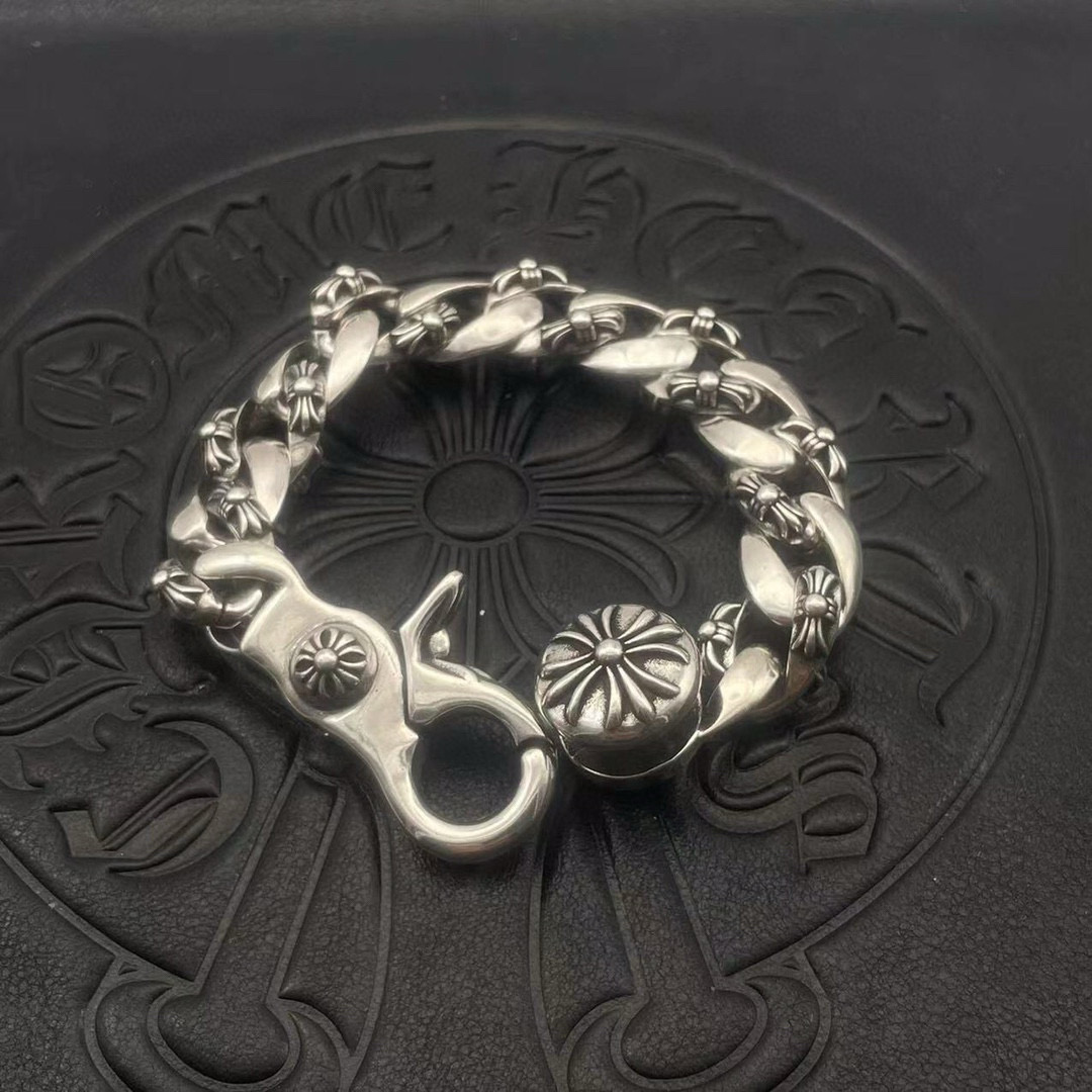克罗心龙虾扣大手链，版型细节都对得上，做货不易，十字花内部也是有一圈字印的，尺码20-24，