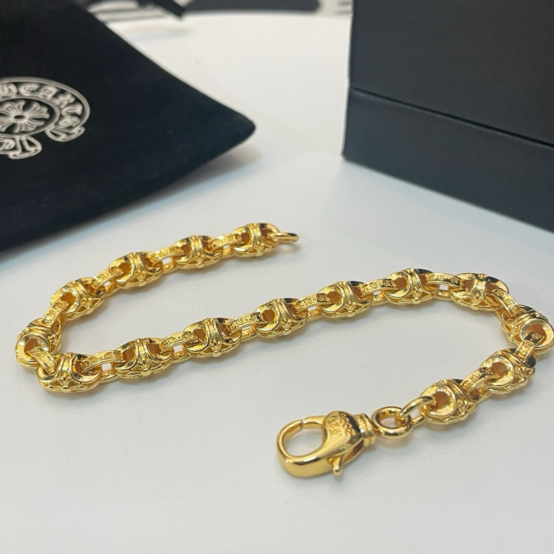 新款【专柜品质】Chrome Hearts克罗心黄金色经典复古手链 凹凸造型不同的花纹设计风格 呈现出