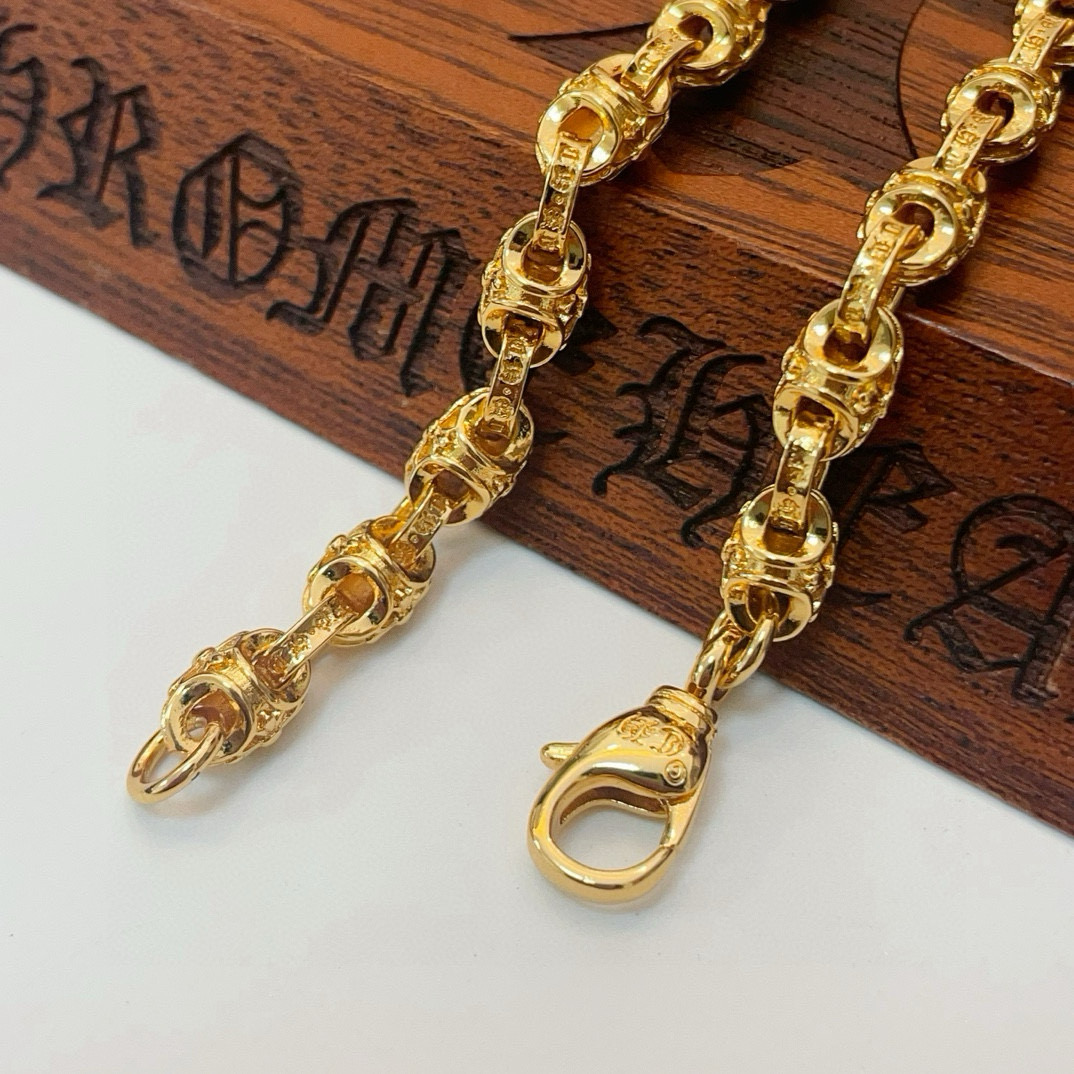  新款【专柜品质】Chrome Hearts克罗心黄金色经典复古手链 凹凸造型不同的花纹设计风格 呈现出