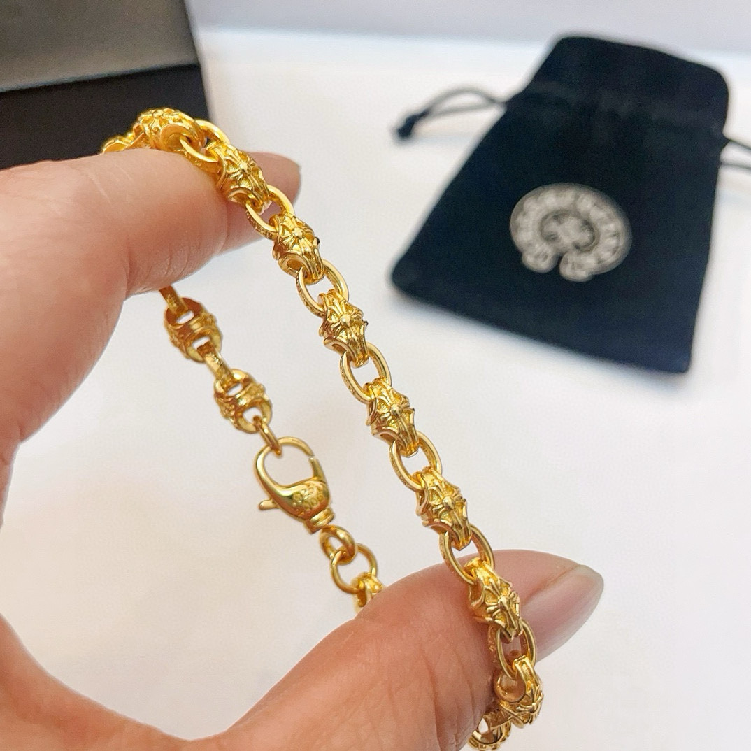  新款【专柜品质】Chrome Hearts克罗心黄金色经典复古手链 凹凸造型不同的花纹设计风格 呈现出