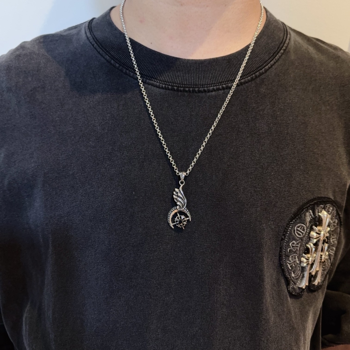  新款【专柜品质】Chrome Hearts克罗心项链 凹凸造型不同的花纹设计风格 呈现出与众不同 十字
