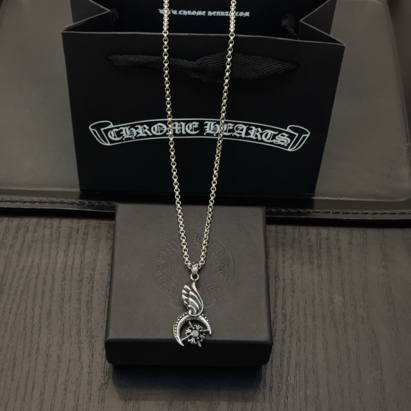 新款【专柜品质】Chrome Hearts克罗心项链 凹凸造型不同的花纹设计风格 呈现出与众不同 十字