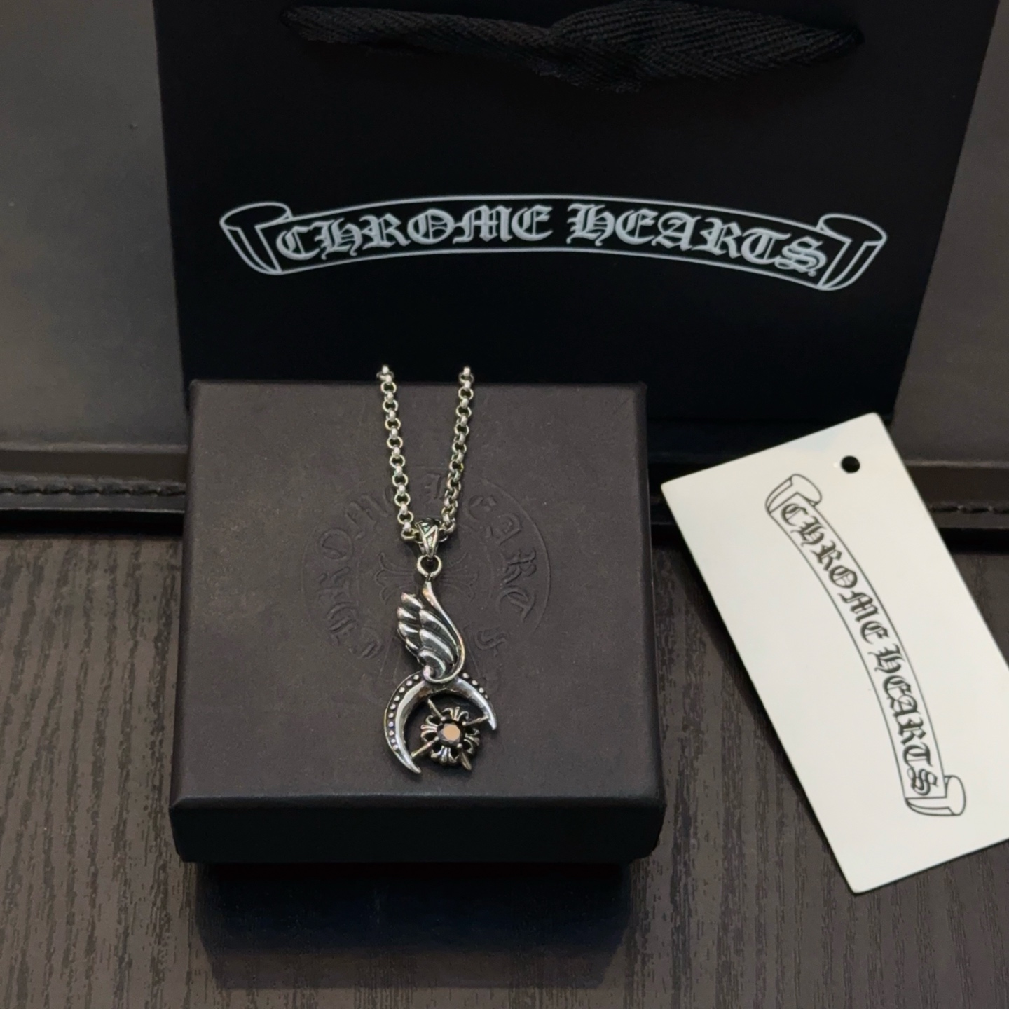  新款【专柜品质】Chrome Hearts克罗心项链 凹凸造型不同的花纹设计风格 呈现出与众不同 十字