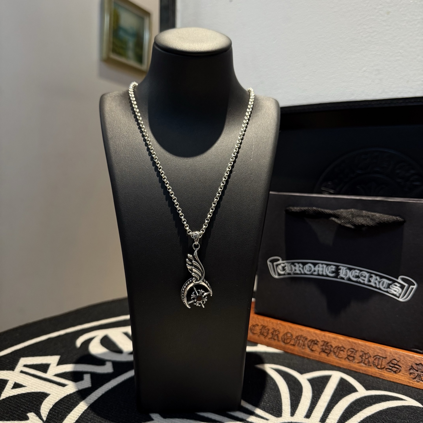  新款【专柜品质】Chrome Hearts克罗心项链 凹凸造型不同的花纹设计风格 呈现出与众不同 十字