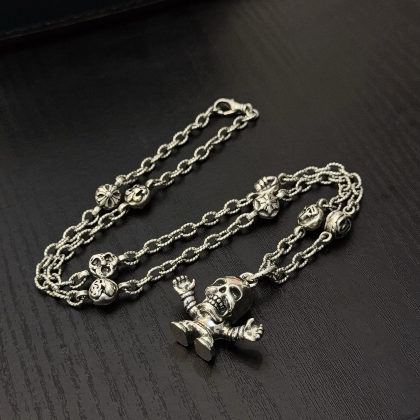  新款【专柜品质】Chrome Hearts克罗心多元素项链 骷髅头吊坠 凹凸造型不同的花纹设计风格 呈
