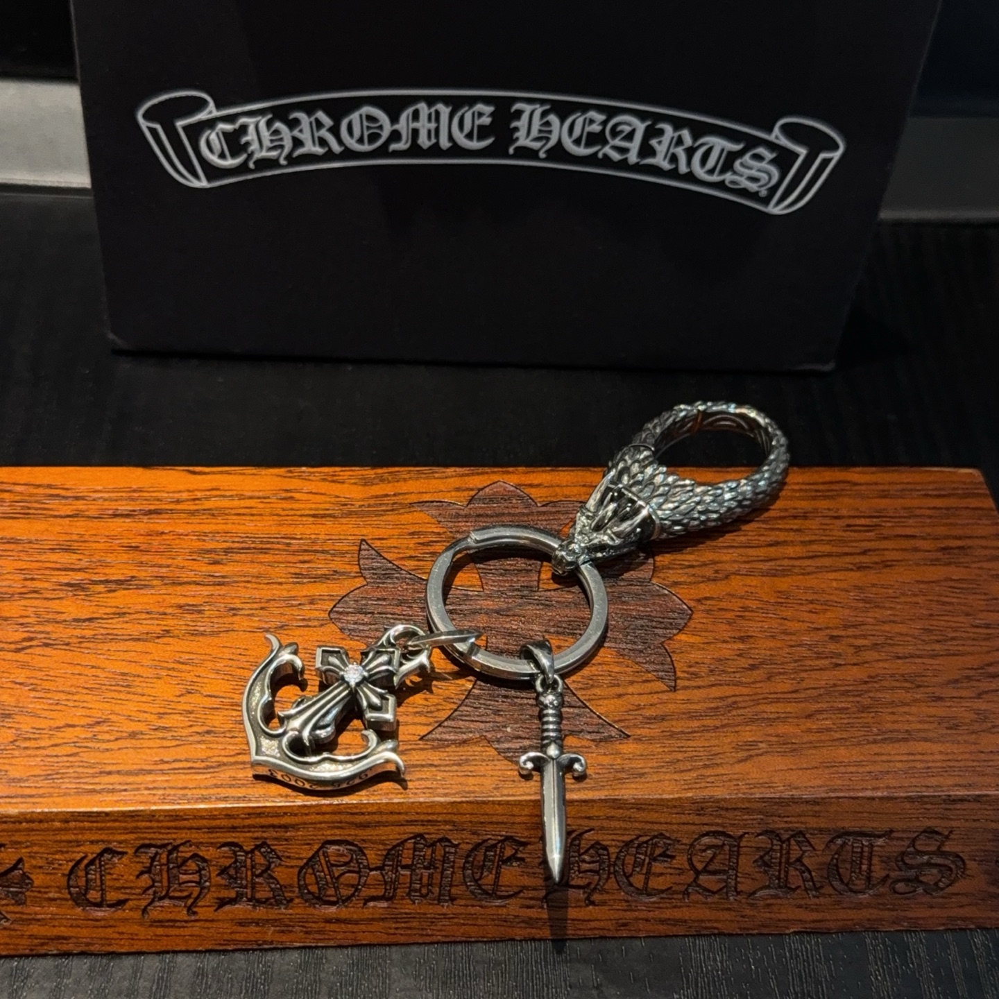   Chrome Hearts ❤️  克罗心十字架爱钥匙扣   大龙虾扣 雕刻工艺 精工品质 纯手工打