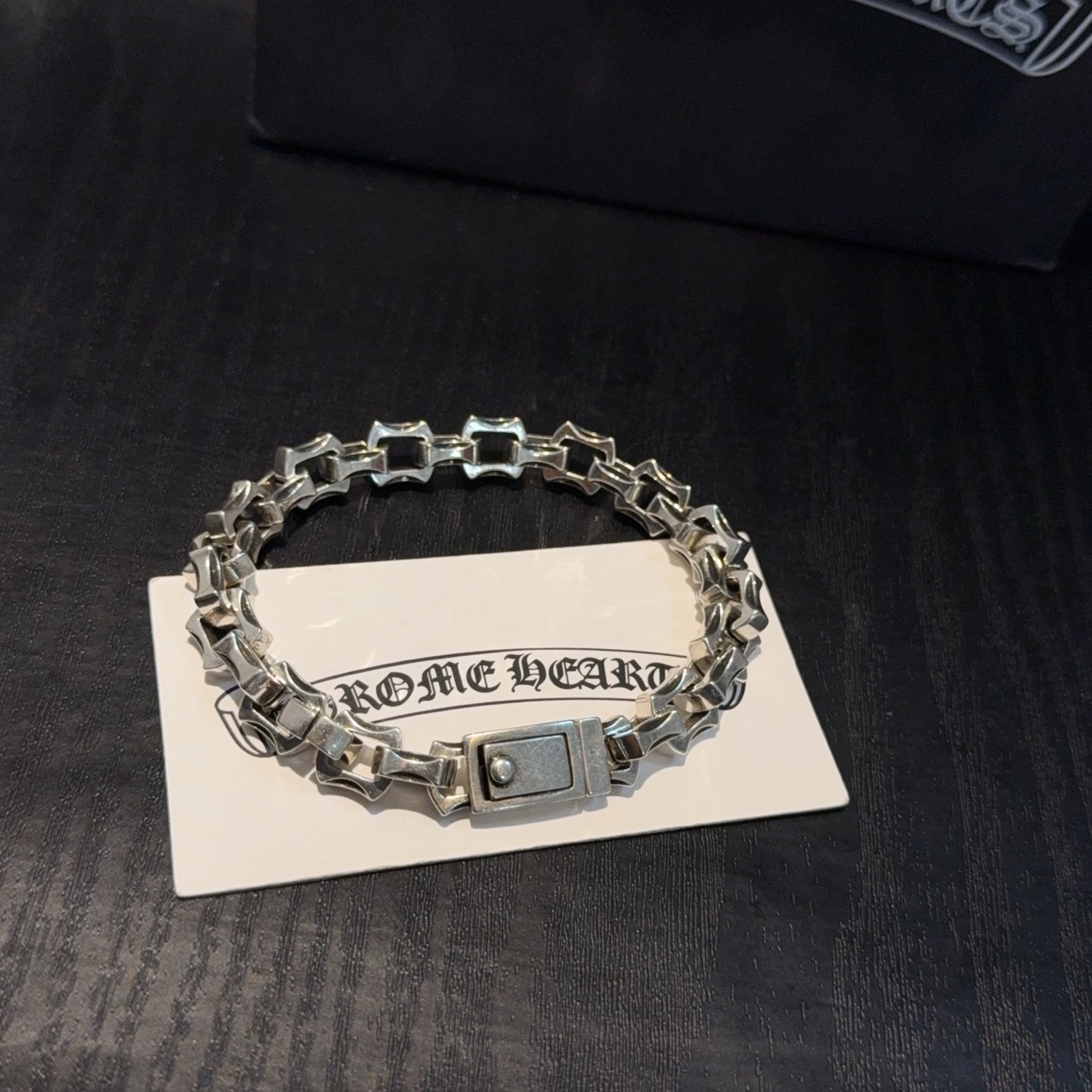 新款【专柜品质】Chrome Hearts克罗心手链 ，凹凸造型不同的花纹设计风格呈现出与众不同 十字