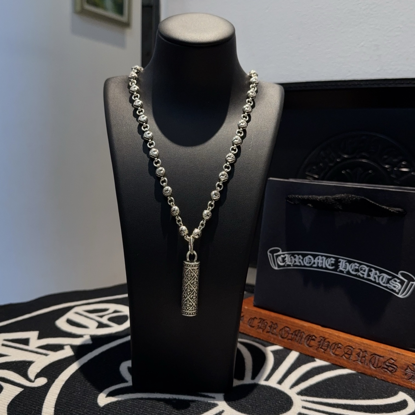  新款【专柜品质】Chrome Hearts克罗心经典复古藤蔓爱心项链 童军花圆柱吊坠 凹凸造型不同的花