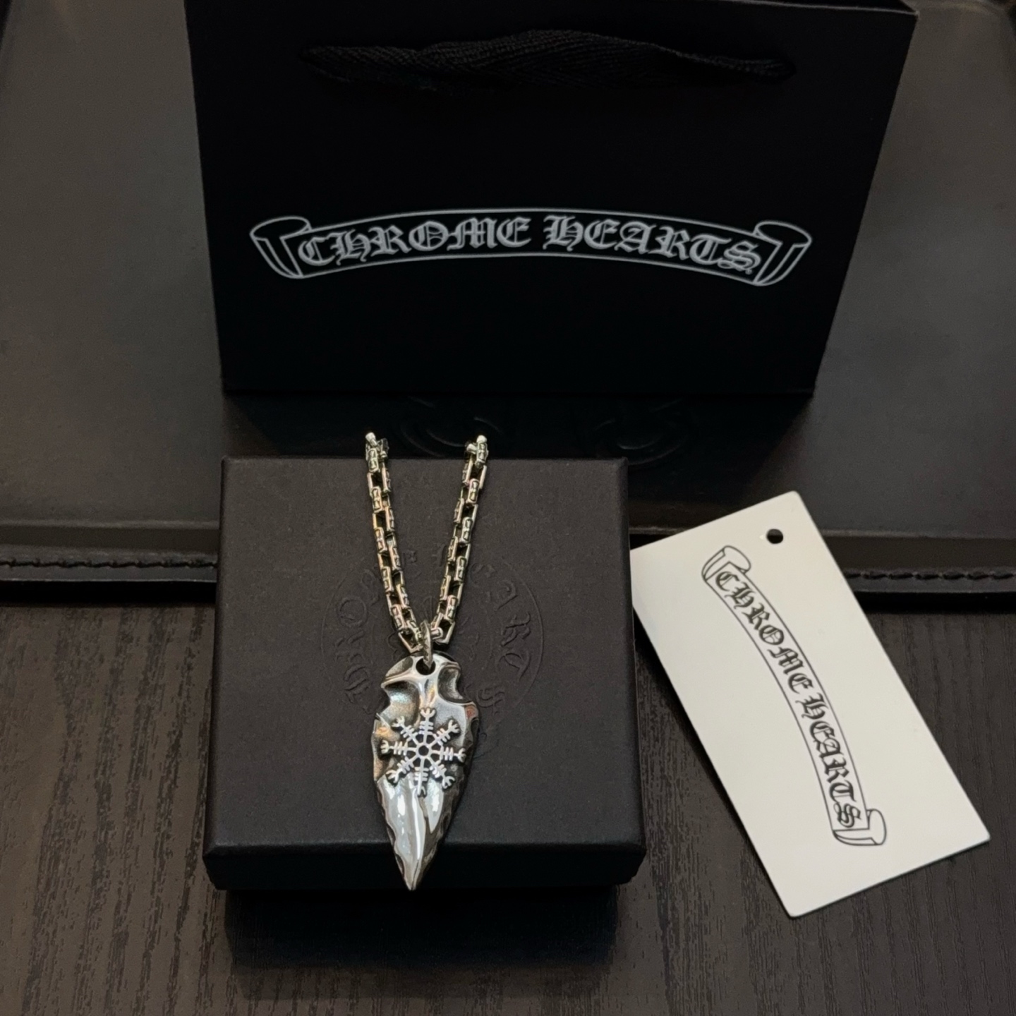  新款【专柜品质】Chrome Hearts克罗心经典复古十字架项链 茅箭吊坠 凹凸造型不同的花纹设计风