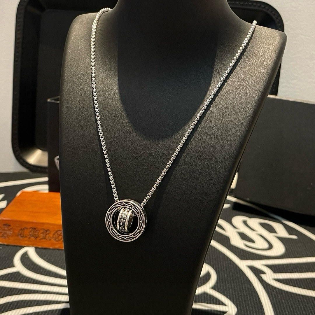 批  新款【专柜品质】Chrome Hearts克罗心 经典复古项链 双环吊坠 凹凸造型不同的花纹设计风