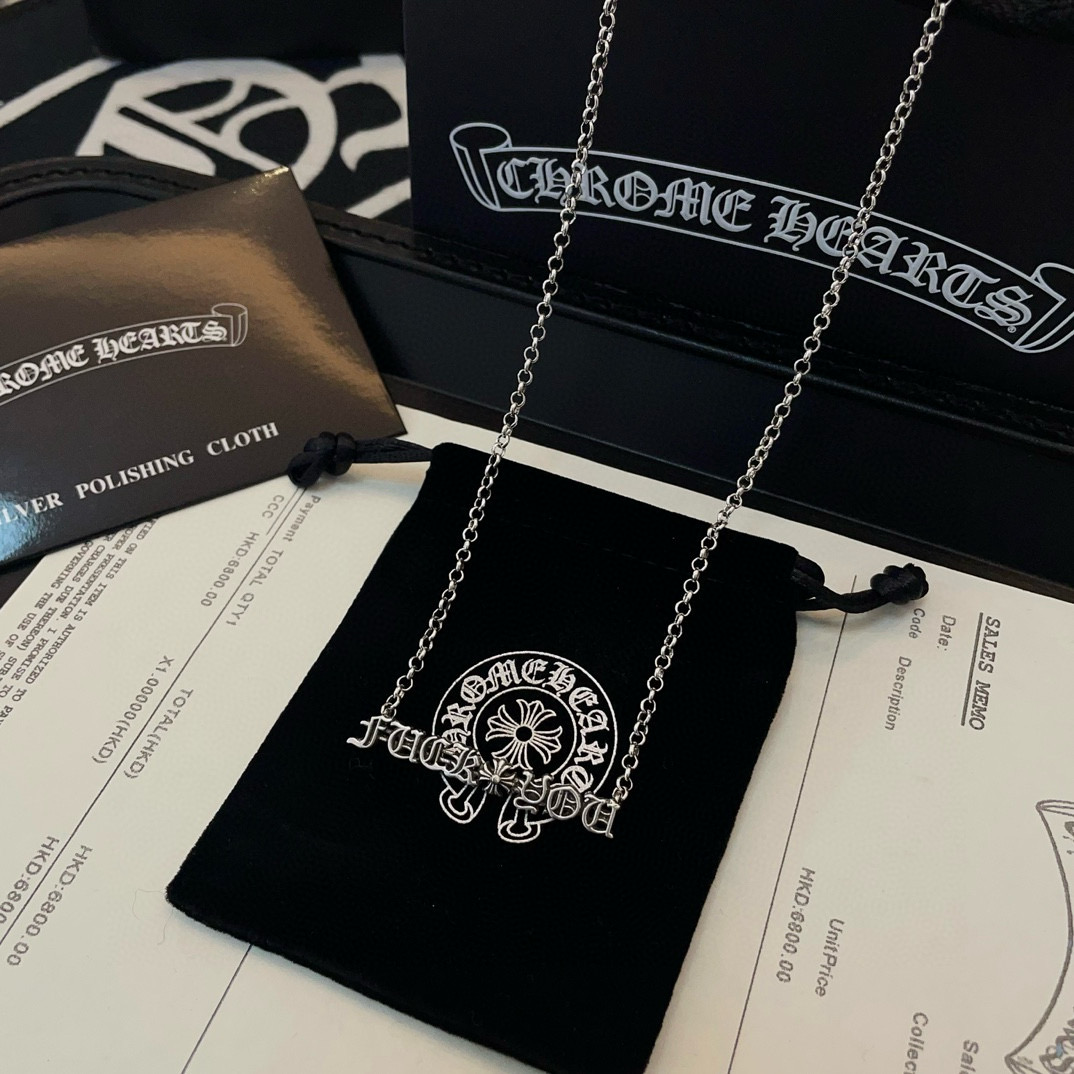  新款【专柜品质】Chrome Hearts克罗心经典复古项链 字母吊坠 凹凸造型不同的花纹设计风格 呈