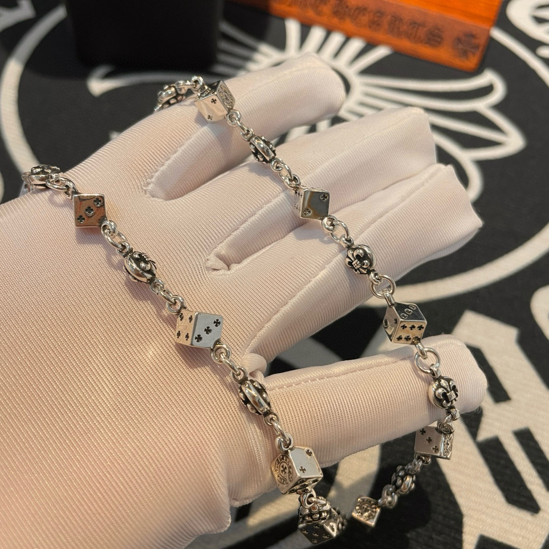   新款【专柜品质】Chrome Hearts克罗心 经典复古经典骰子花球项链 凹凸造型不同的花纹设计风