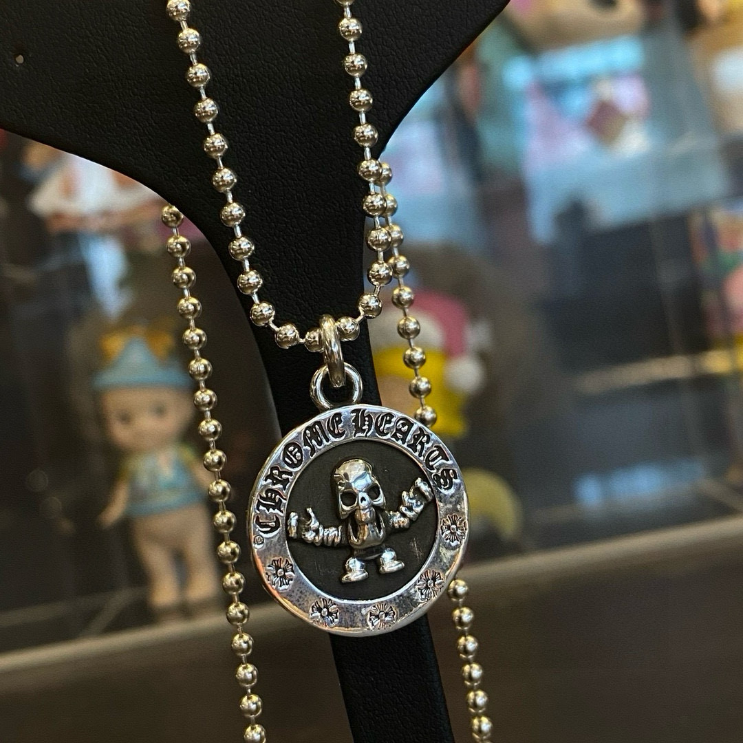 【新品上架】𝐂𝐡𝐫𝐨𝐦𝐞 𝐡𝐞𝐚𝐫𝐭𝐬克罗心Foti圆牌项链
非常好搭配的一款 一致专柜🆕纯银925材质