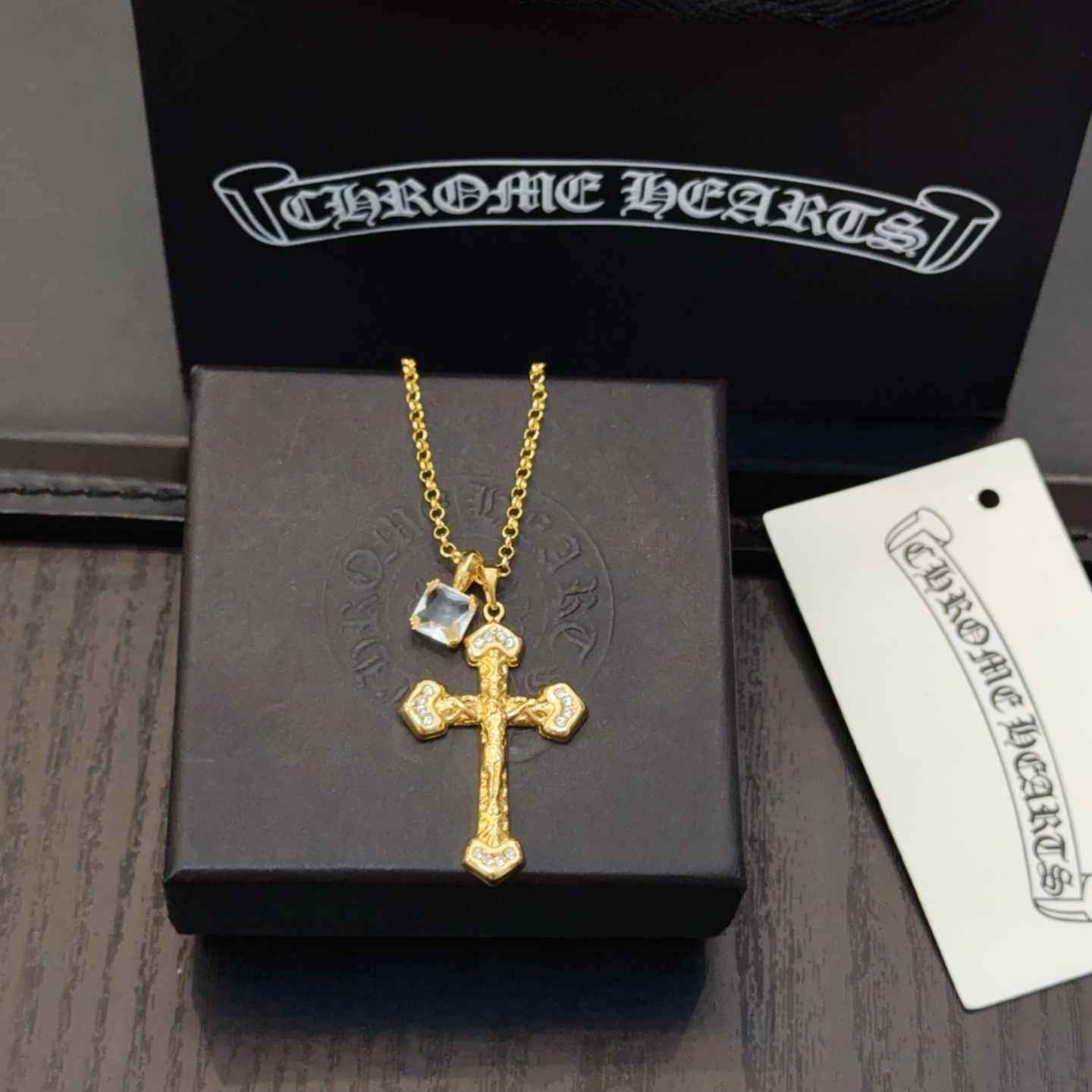   新款【专柜品质】Chrome Hearts克罗心十字架项链，凹凸造型不同的花纹设计风格呈现出与众不同