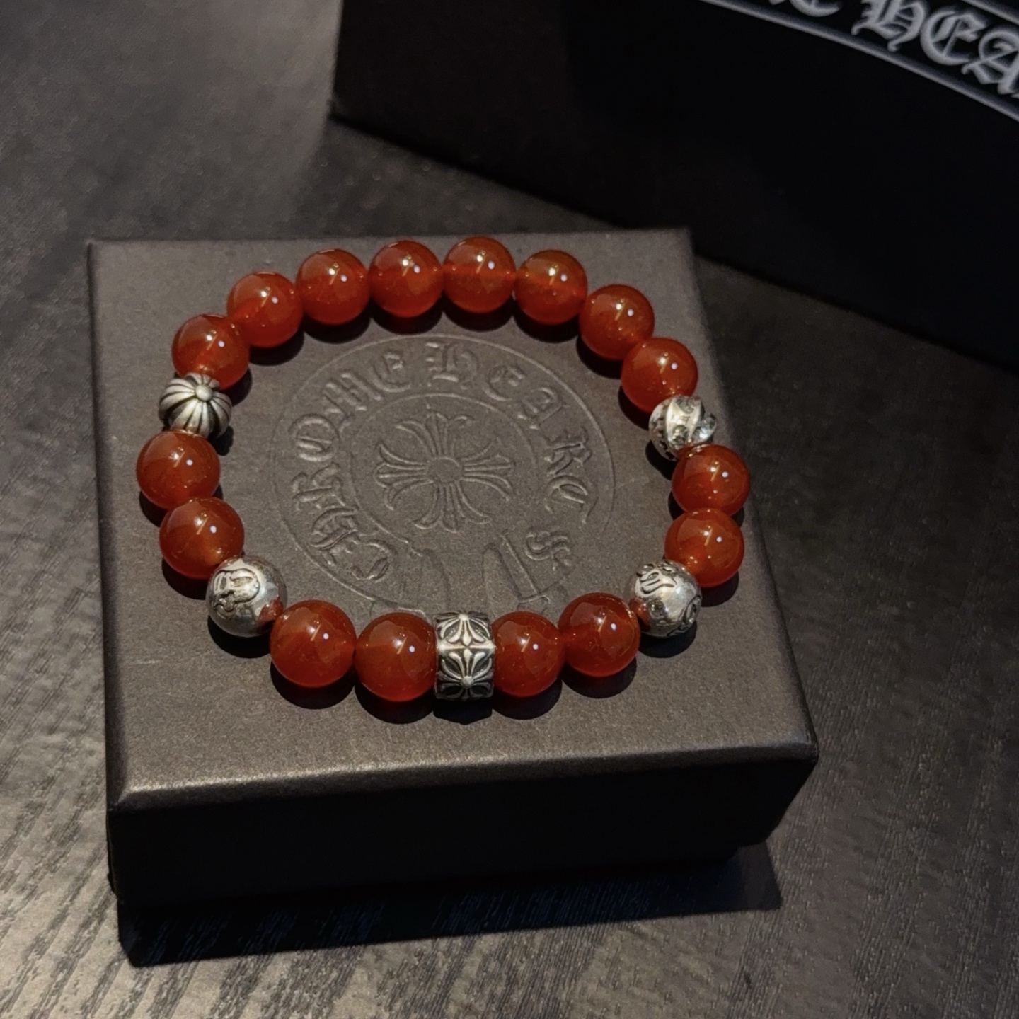  新款【专柜品质】Chrome Hearts克罗心经典复古多元素手串手链，凹凸造型不同的花纹设计风格 呈
