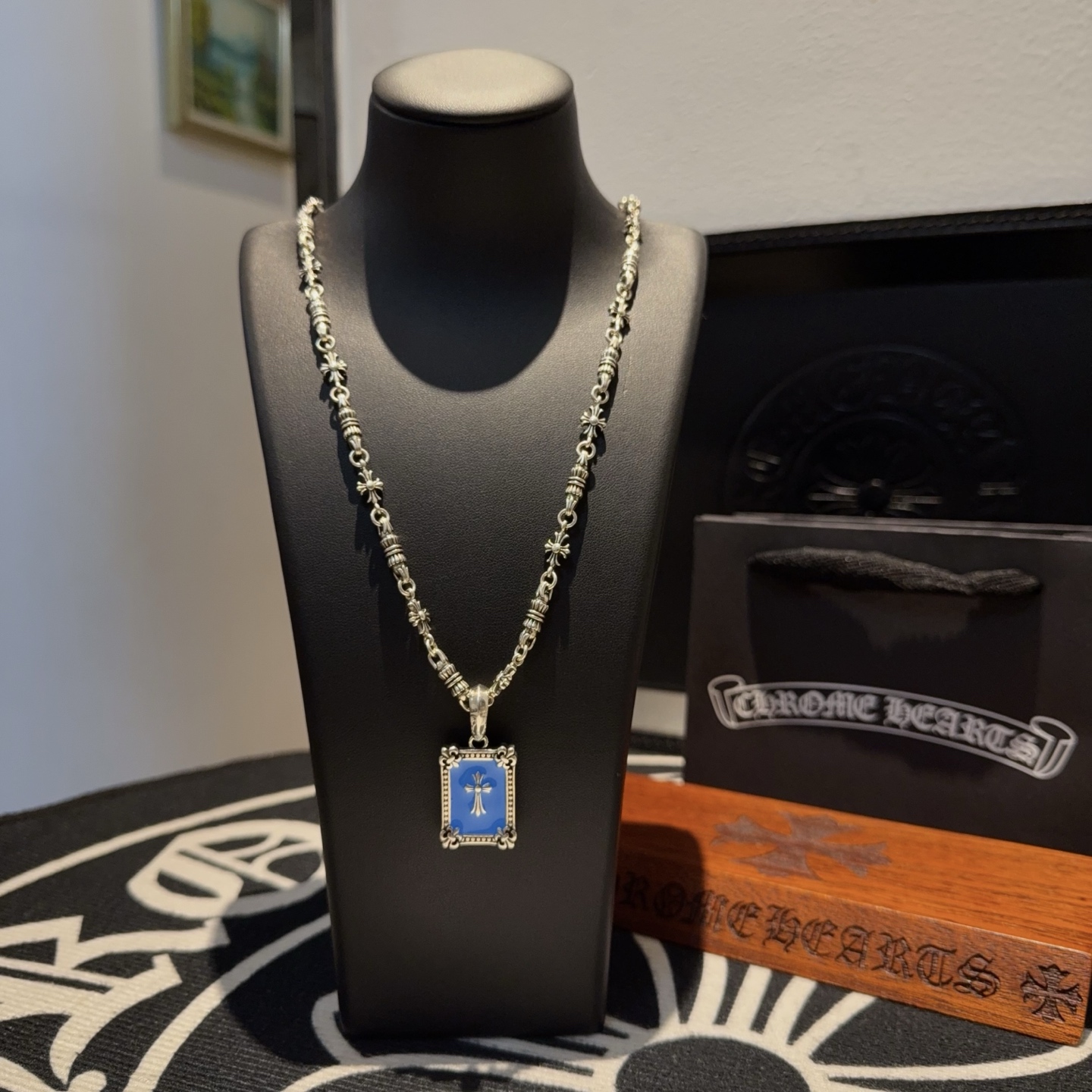  新款【专柜品质】Chrome Hearts克罗心经典复古十字花球项链 蓝色方牌十字架吊坠 凹凸造型不同