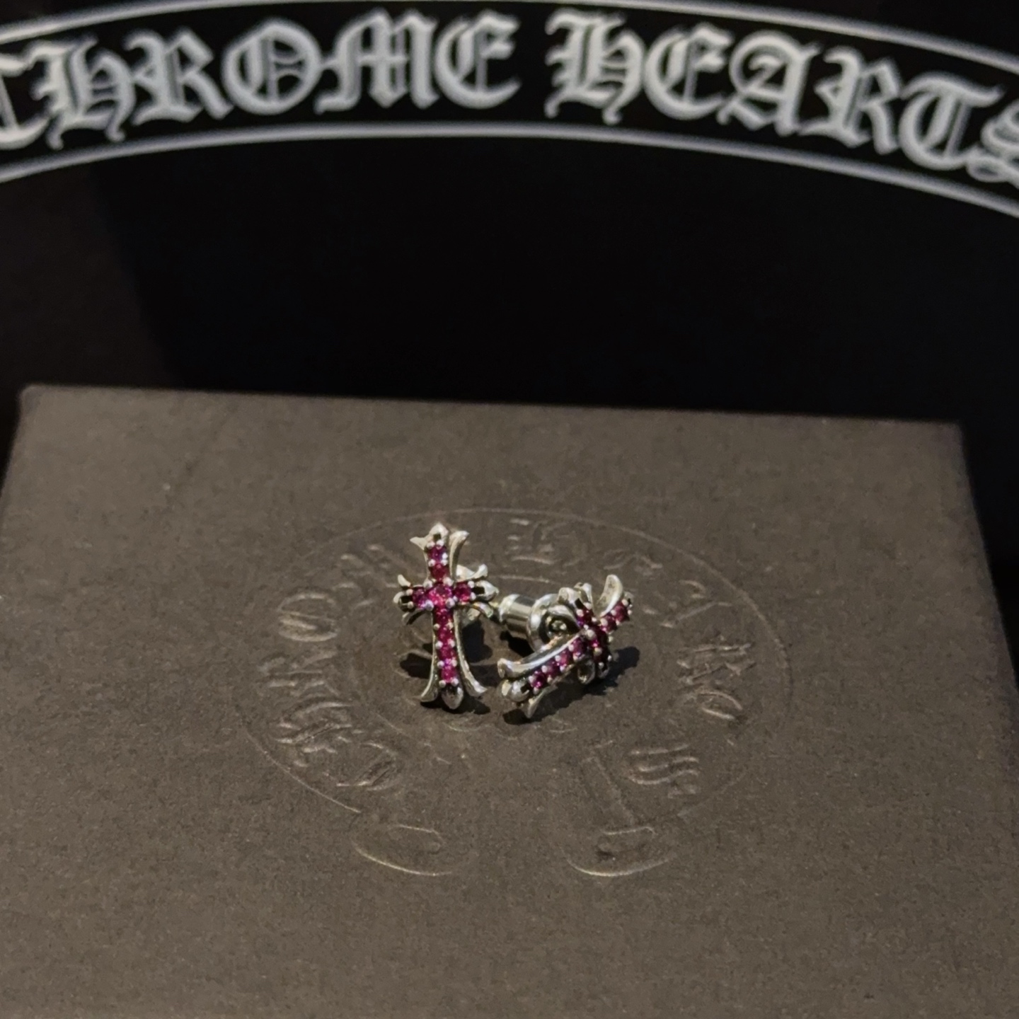  新款  【专柜品质】Chrome Hearts ❤️  克罗心十字架镶钻耳钉   精工  ～正品开模💝