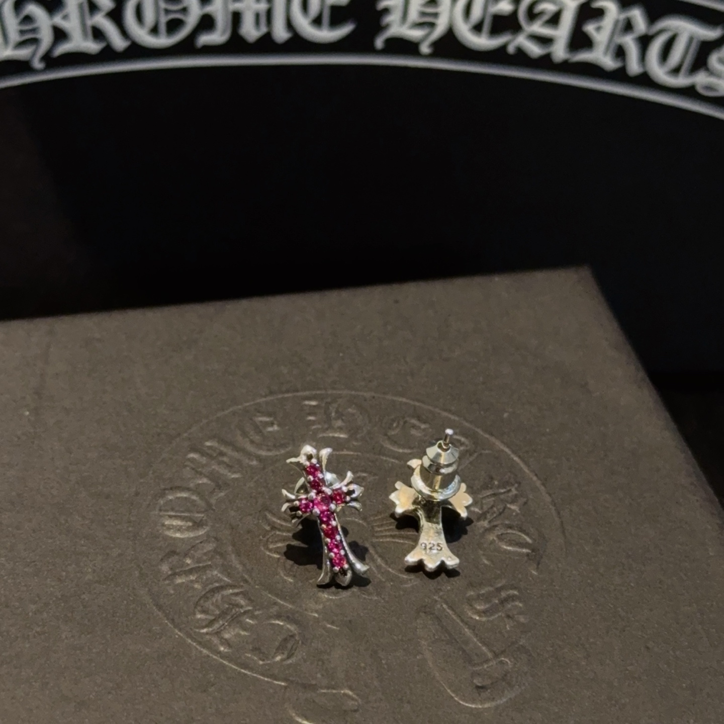  新款  【专柜品质】Chrome Hearts ❤️  克罗心十字架镶钻耳钉   精工  ～正品开模💝