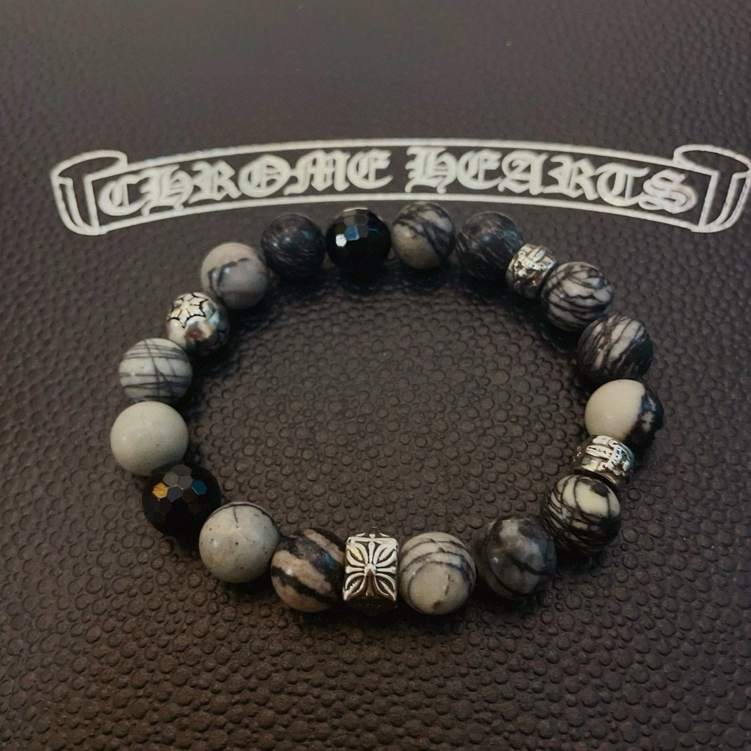  新款【专柜品质】Chrome Hearts克罗心 经典复古多元素手链手串，凹凸造型不同的花纹设计风格 