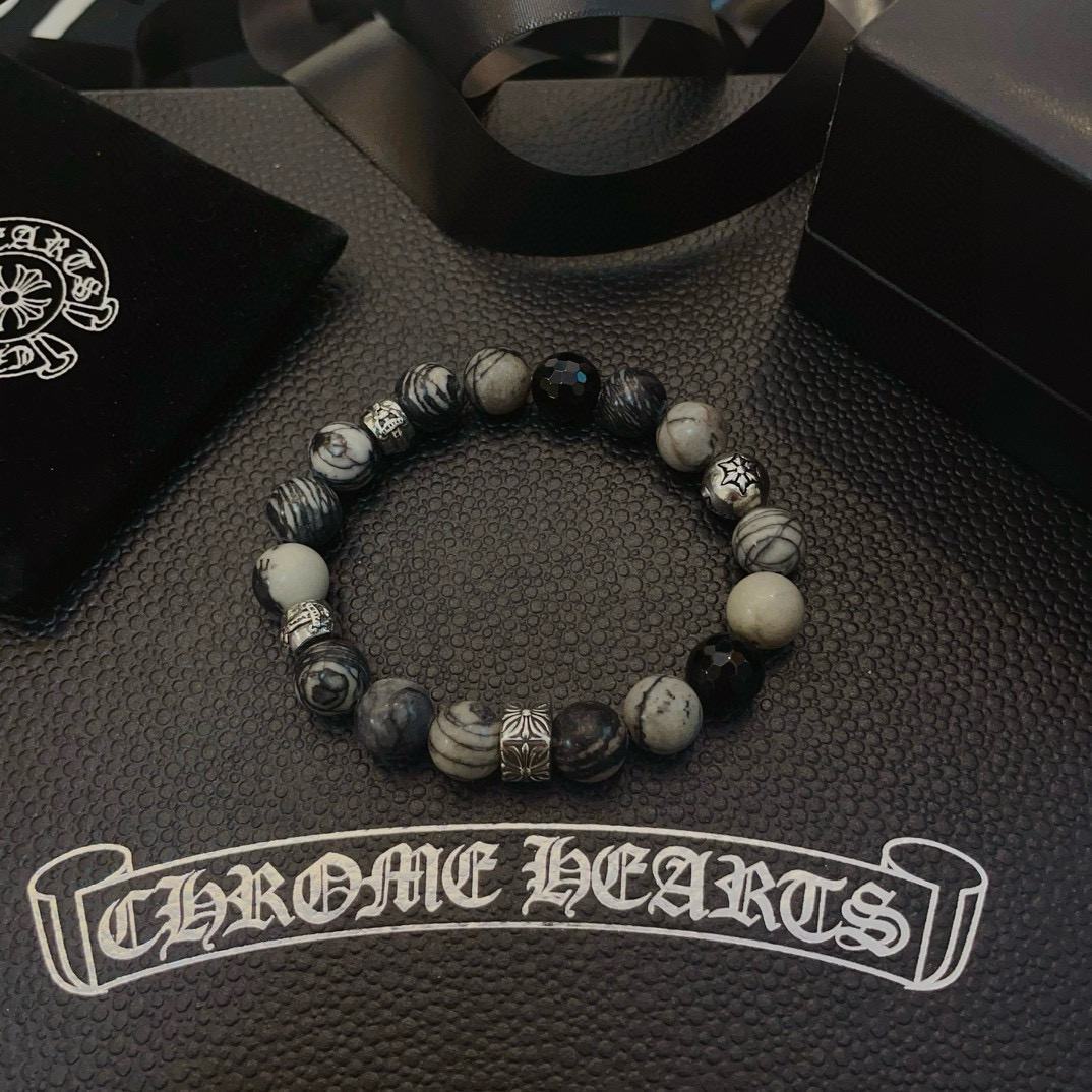 新款【专柜品质】Chrome Hearts克罗心 经典复古多元素手链手串，凹凸造型不同的花纹设计风格 