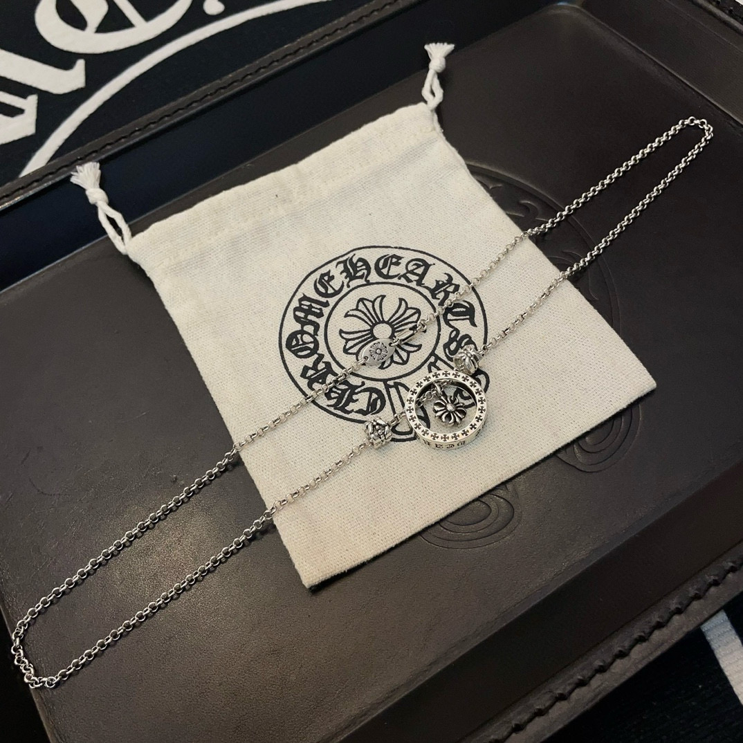  新款【专柜品质】Chrome Hearts克罗心经典复古十字架圆环项链，凹凸造型不同的花纹设计风格 呈
