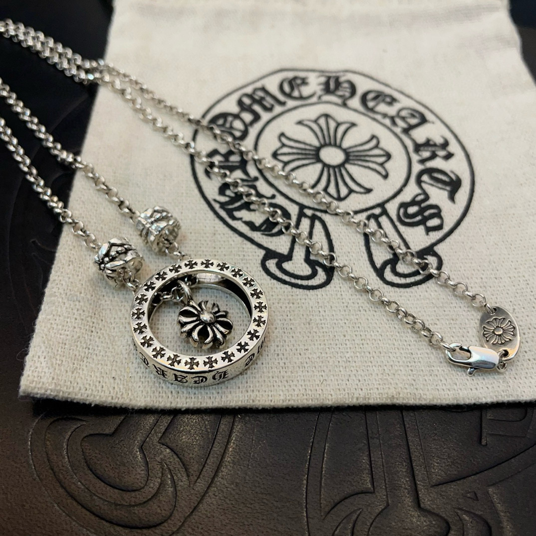  新款【专柜品质】Chrome Hearts克罗心经典复古十字架圆环项链，凹凸造型不同的花纹设计风格 呈