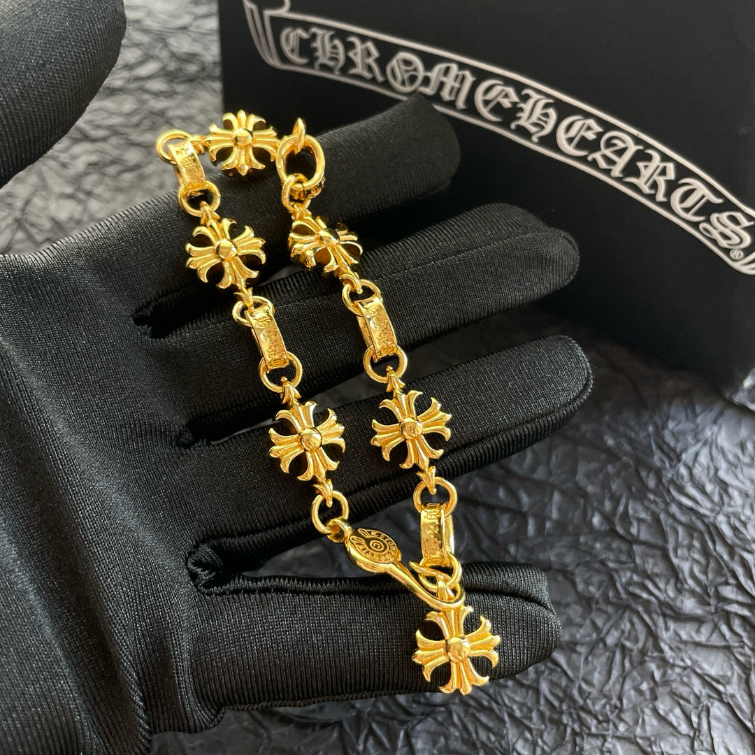  新款【专柜品质】Chrome Hearts克罗心 经典黄金色复古十字花手链 凹凸造型不同的花纹设计风格