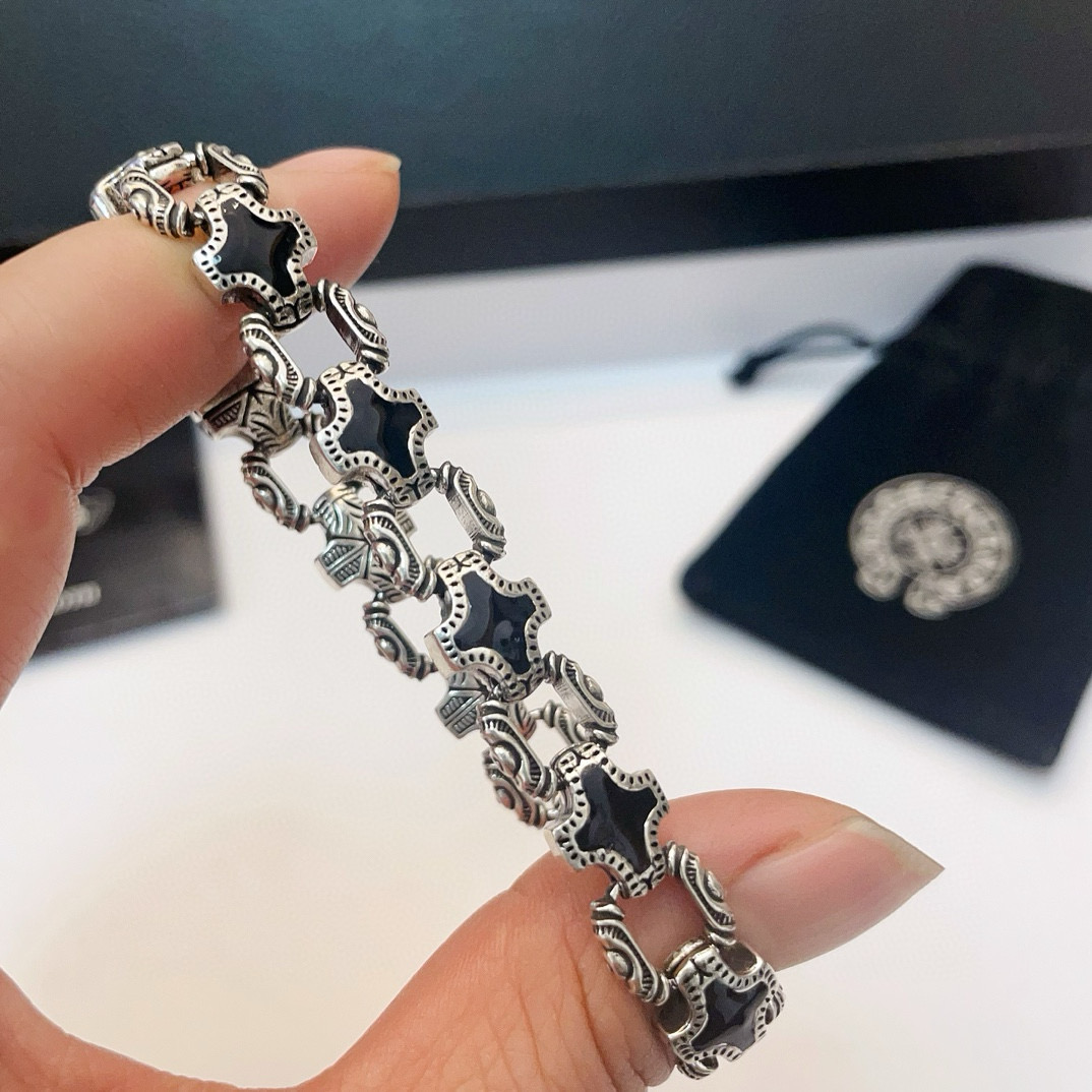 批 新款【专柜品质】Chrome Hearts克罗心十字架复古手链 凹凸造型不同的花纹设计风格 呈现出与