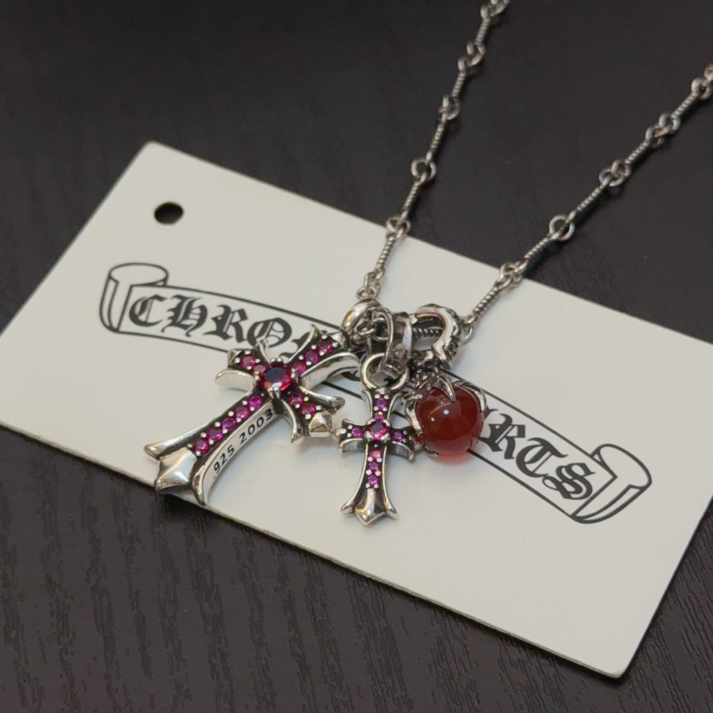   新款【专柜品质】Chrome Hearts克罗心粉钻十字架项链 凹凸造型不同的花纹设计风格 呈现出与