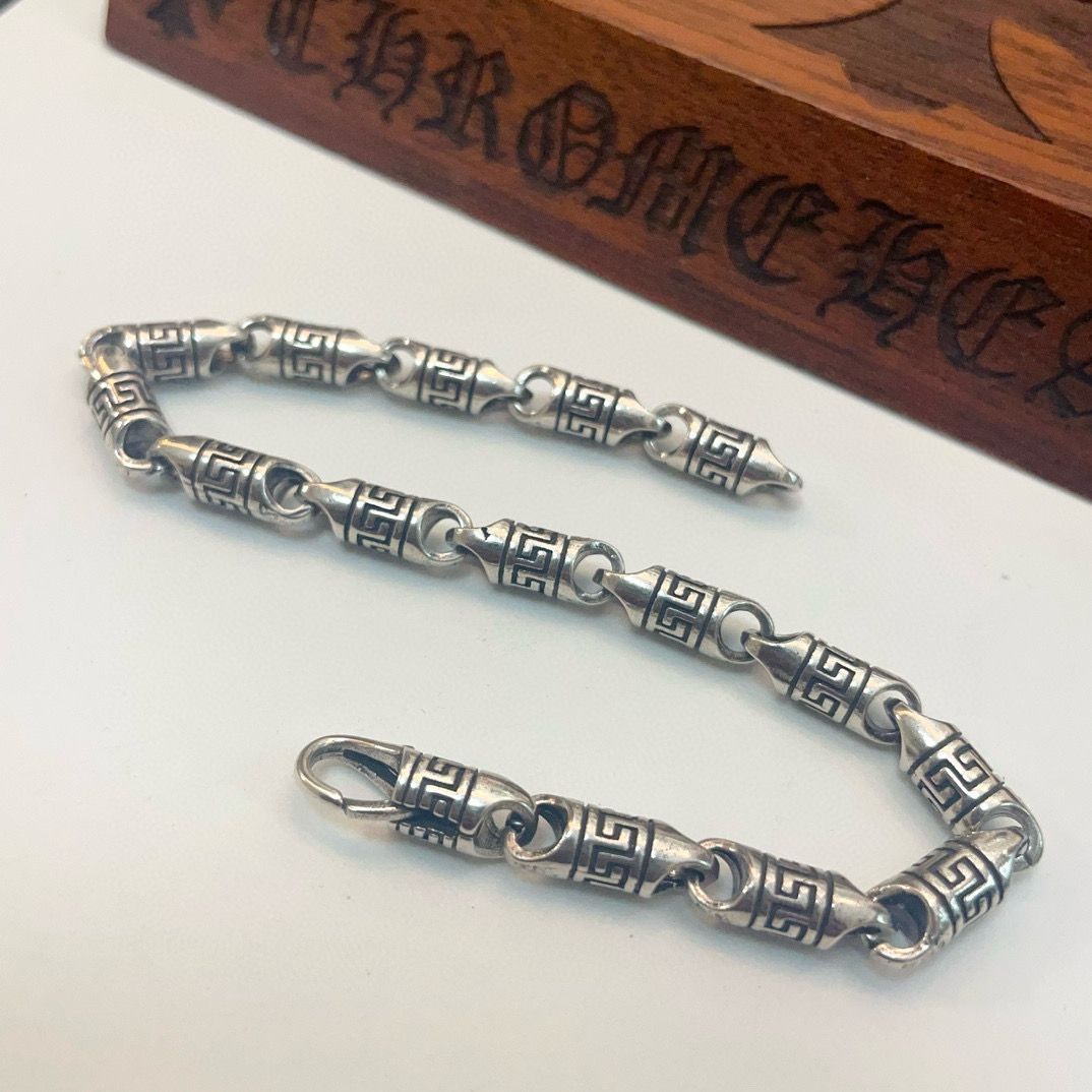  新款【专柜品质】Chrome Hearts克罗心经典复古手链 凹凸造型不同的花纹设计风格 呈现出与众不