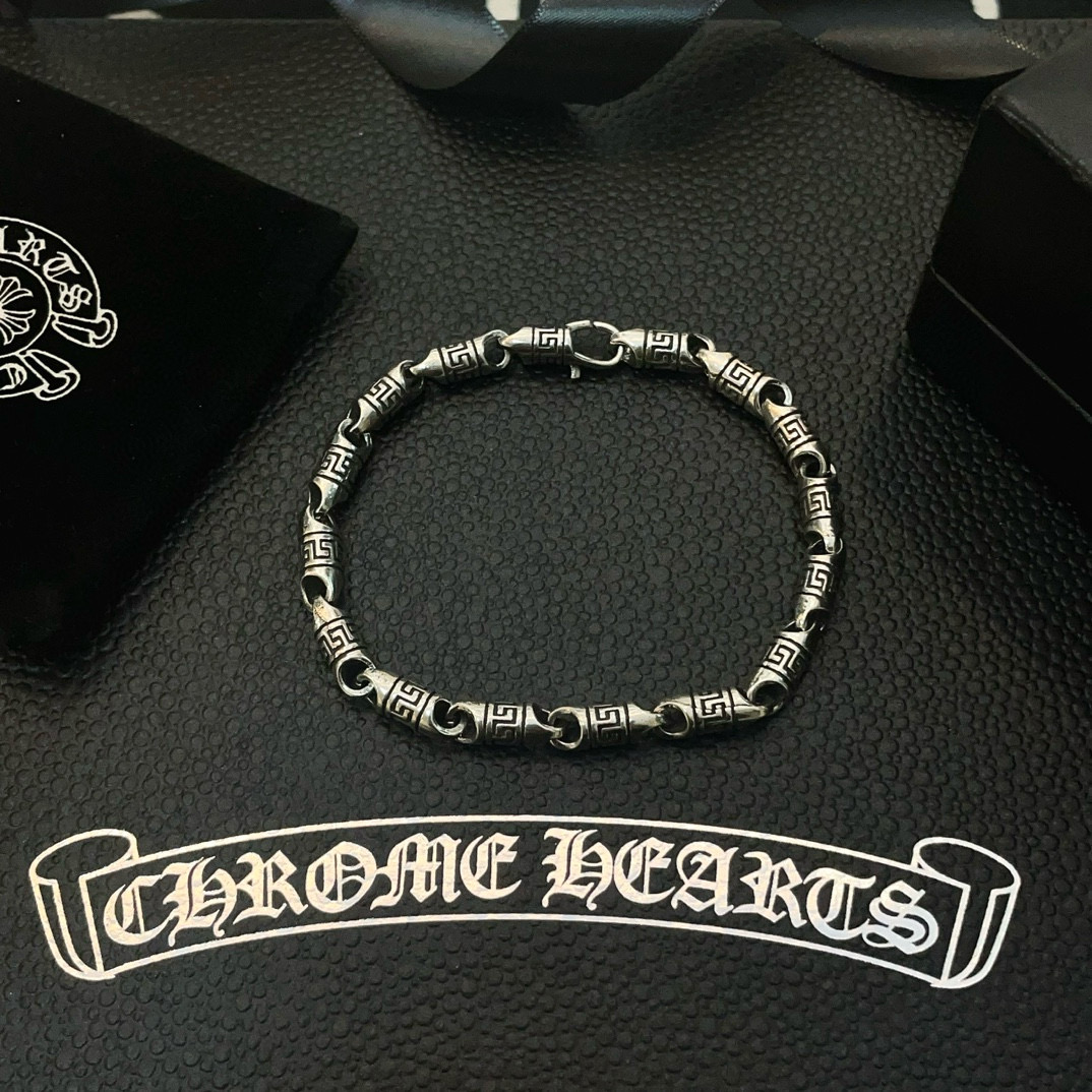  新款【专柜品质】Chrome Hearts克罗心经典复古手链 凹凸造型不同的花纹设计风格 呈现出与众不