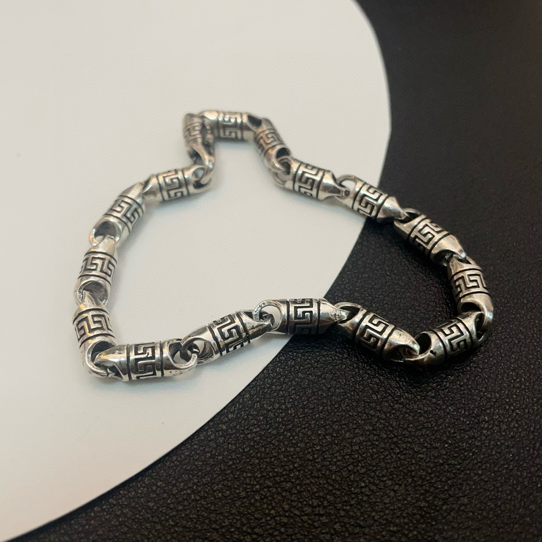  新款【专柜品质】Chrome Hearts克罗心经典复古手链 凹凸造型不同的花纹设计风格 呈现出与众不