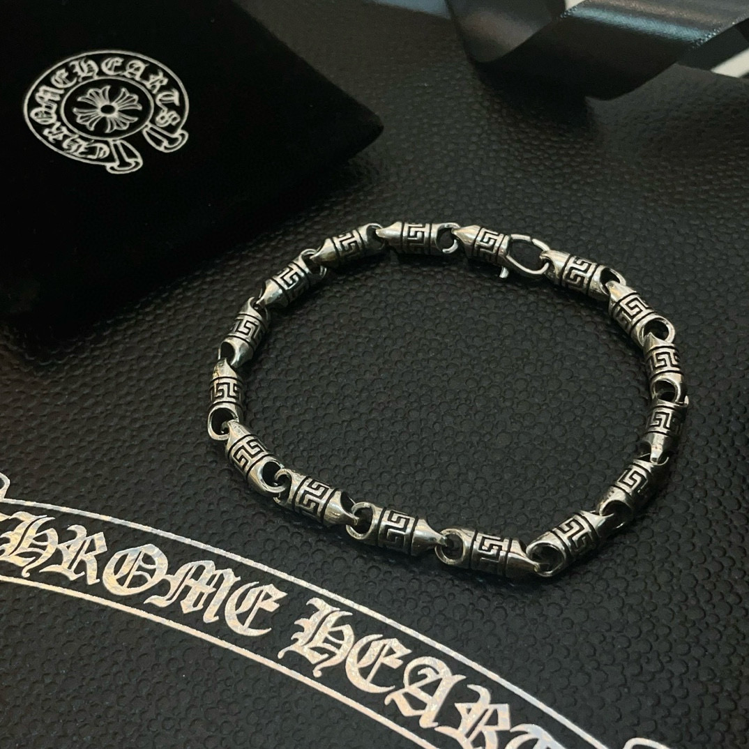  新款【专柜品质】Chrome Hearts克罗心经典复古手链 凹凸造型不同的花纹设计风格 呈现出与众不