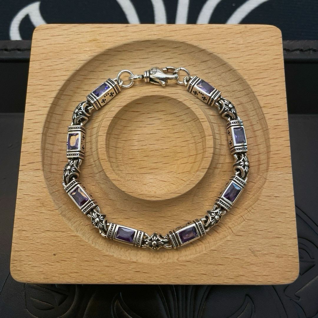  新款【专柜品质】Chrome Hearts克罗心多元素紫钻十字架手链 凹凸造型不同的花纹设计风格呈现出
