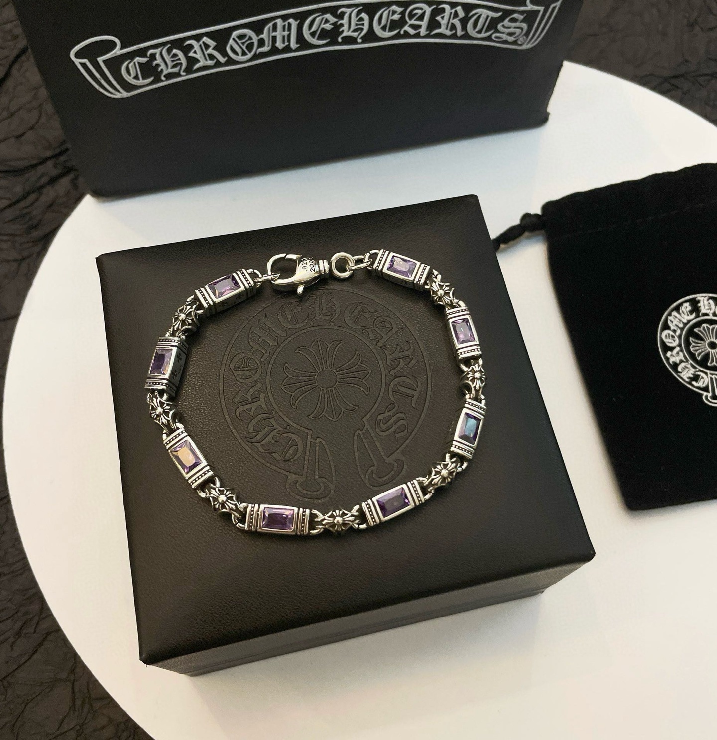  新款【专柜品质】Chrome Hearts克罗心多元素紫钻十字架手链 凹凸造型不同的花纹设计风格呈现出