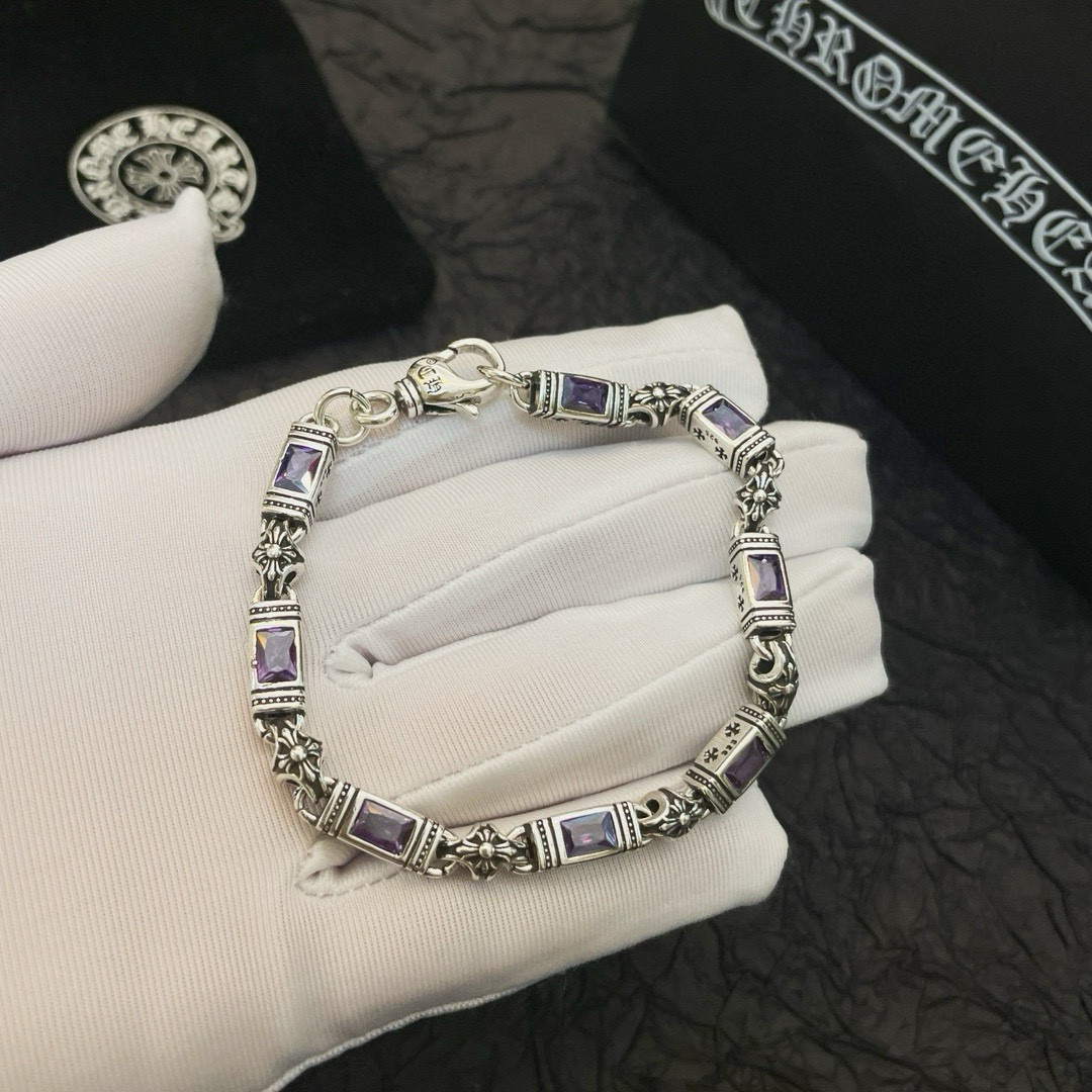  新款【专柜品质】Chrome Hearts克罗心多元素紫钻十字架手链 凹凸造型不同的花纹设计风格呈现出