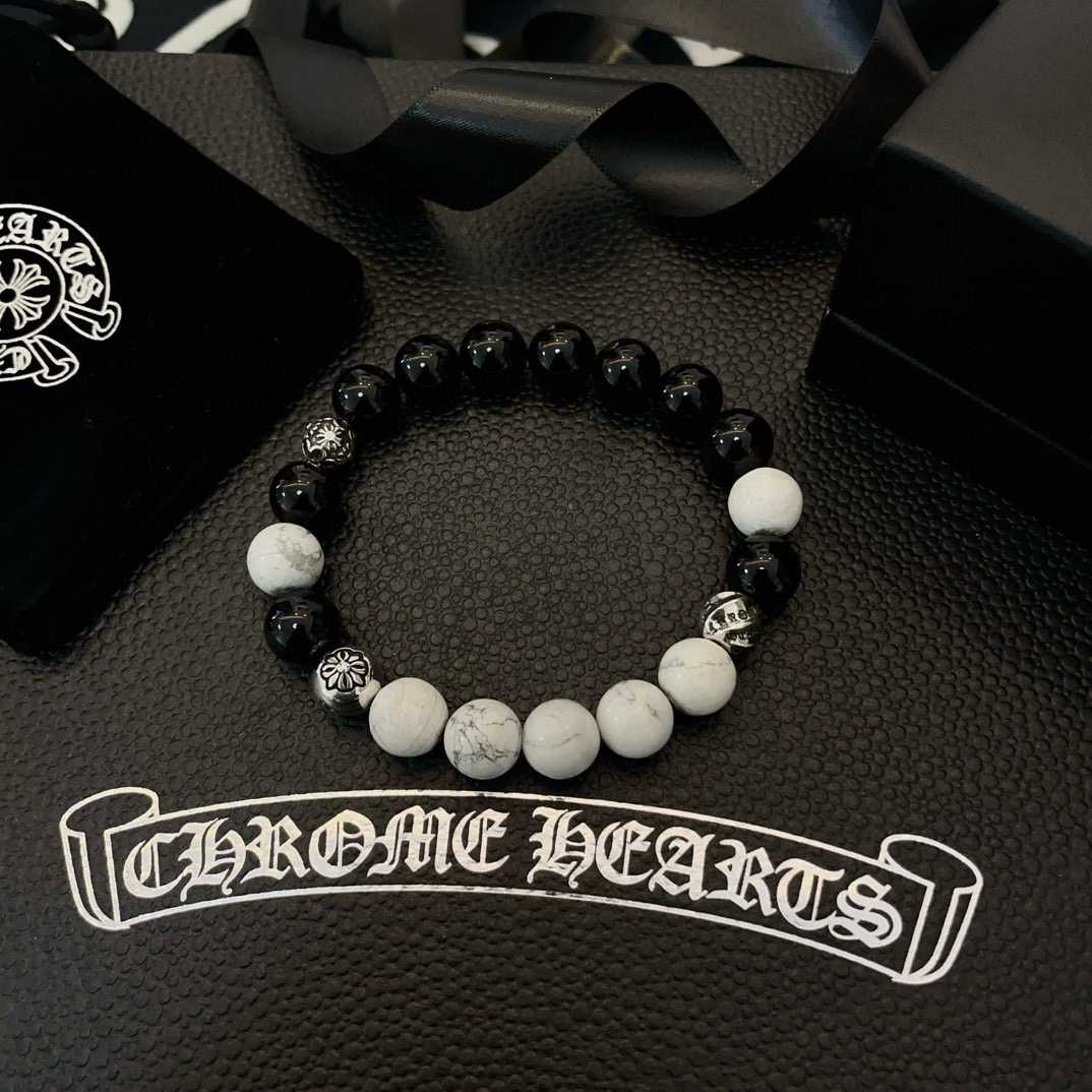  新款【专柜品质】Chrome Hearts克罗心 经典复古多元素手链手串，凹凸造型不同的花纹设计风格 
