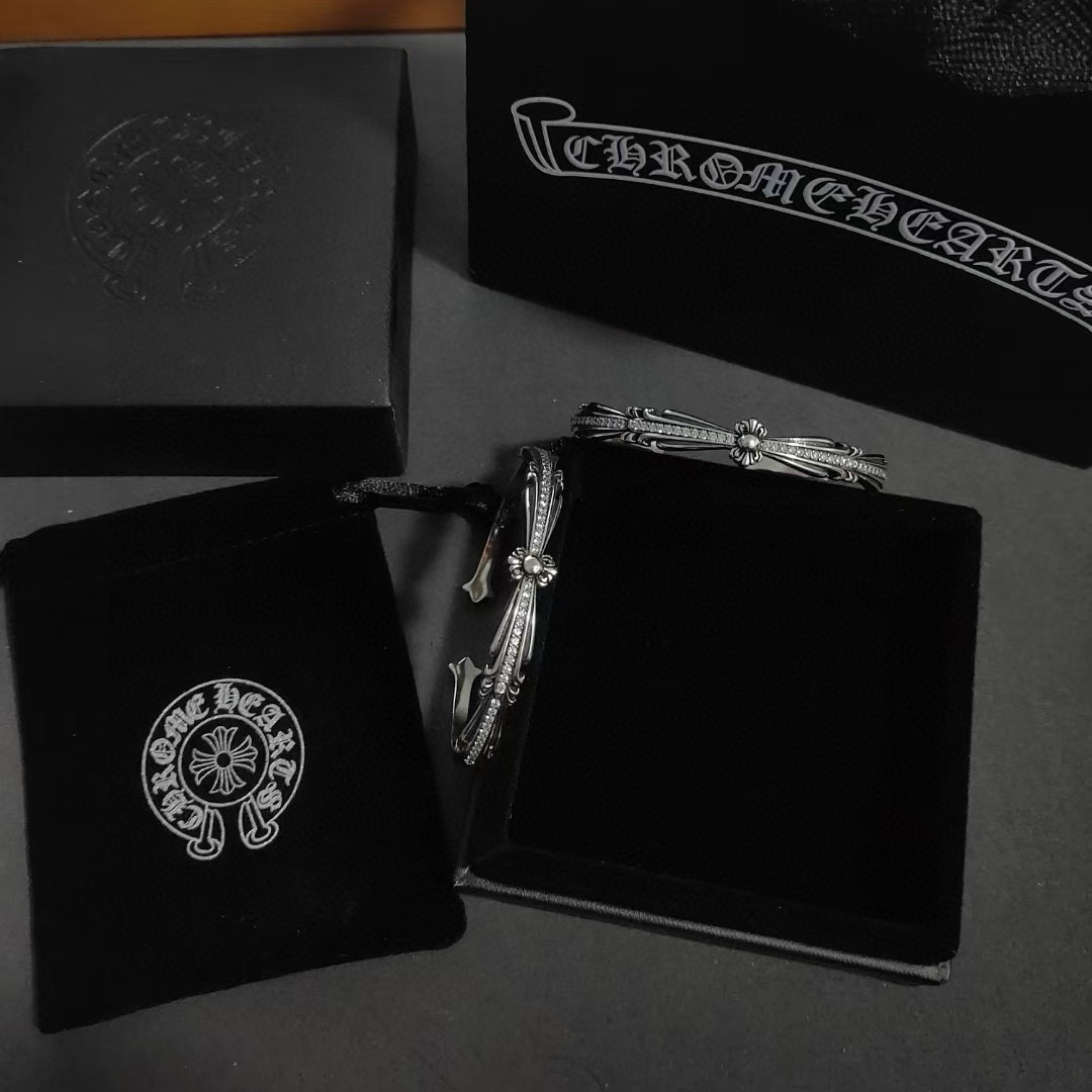 Chrome Hearts クロムハーツ 十字花手镯 男女兼用潮流デザイン