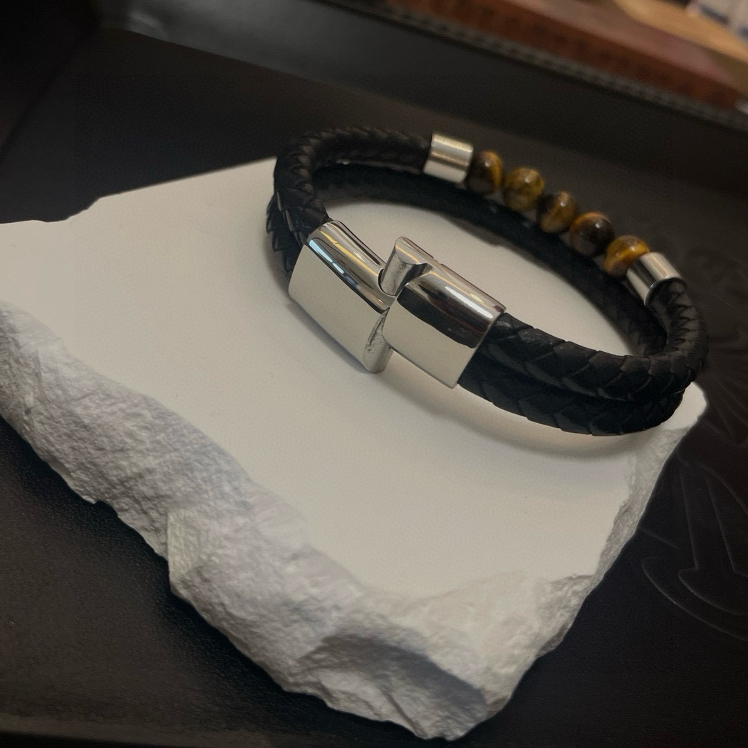 批 新款【专柜品质】Chrome Hearts克罗心 经典黄虎眼珠子*复古多元素手镯 凹凸造型不同的花纹