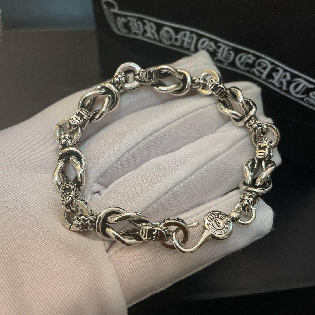  新款【专柜品质】Chrome Hearts克罗心经典复古多元素手链，原图凹凸造型不同的花纹设计风格 