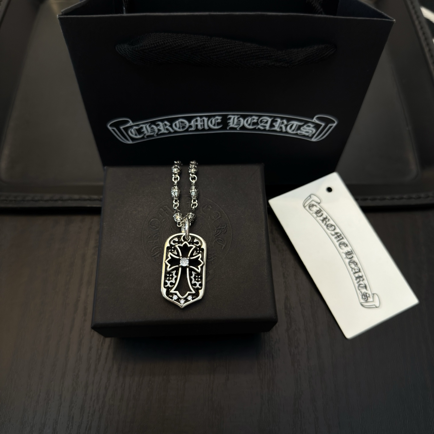 新款【专柜品质】Chrome Hearts克罗心复古十字花球项链 方牌十字架吊坠 凹凸造型不同的花纹设计
