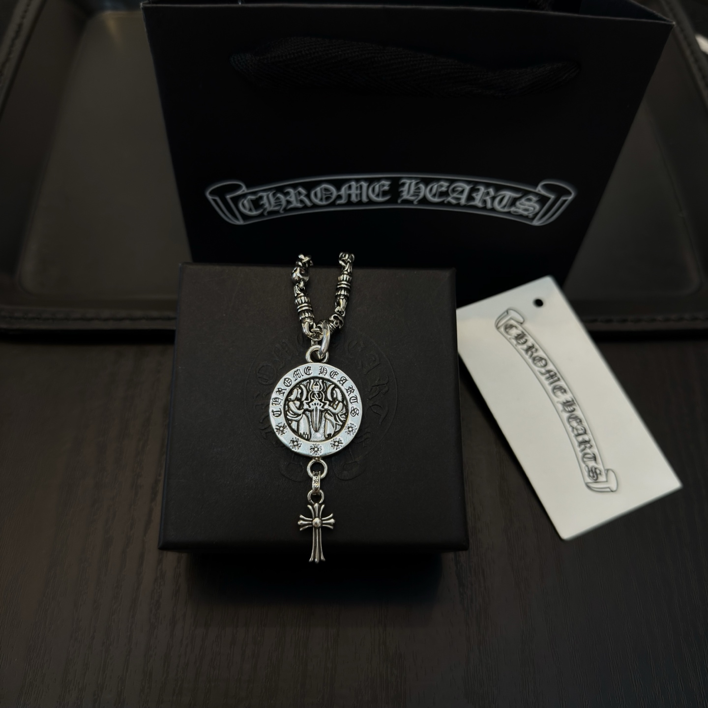 新款【专柜品质】Chrome Hearts克罗心复古骷髅头项链 圣母宝剑十字架吊坠 凹凸造型不同的花纹设