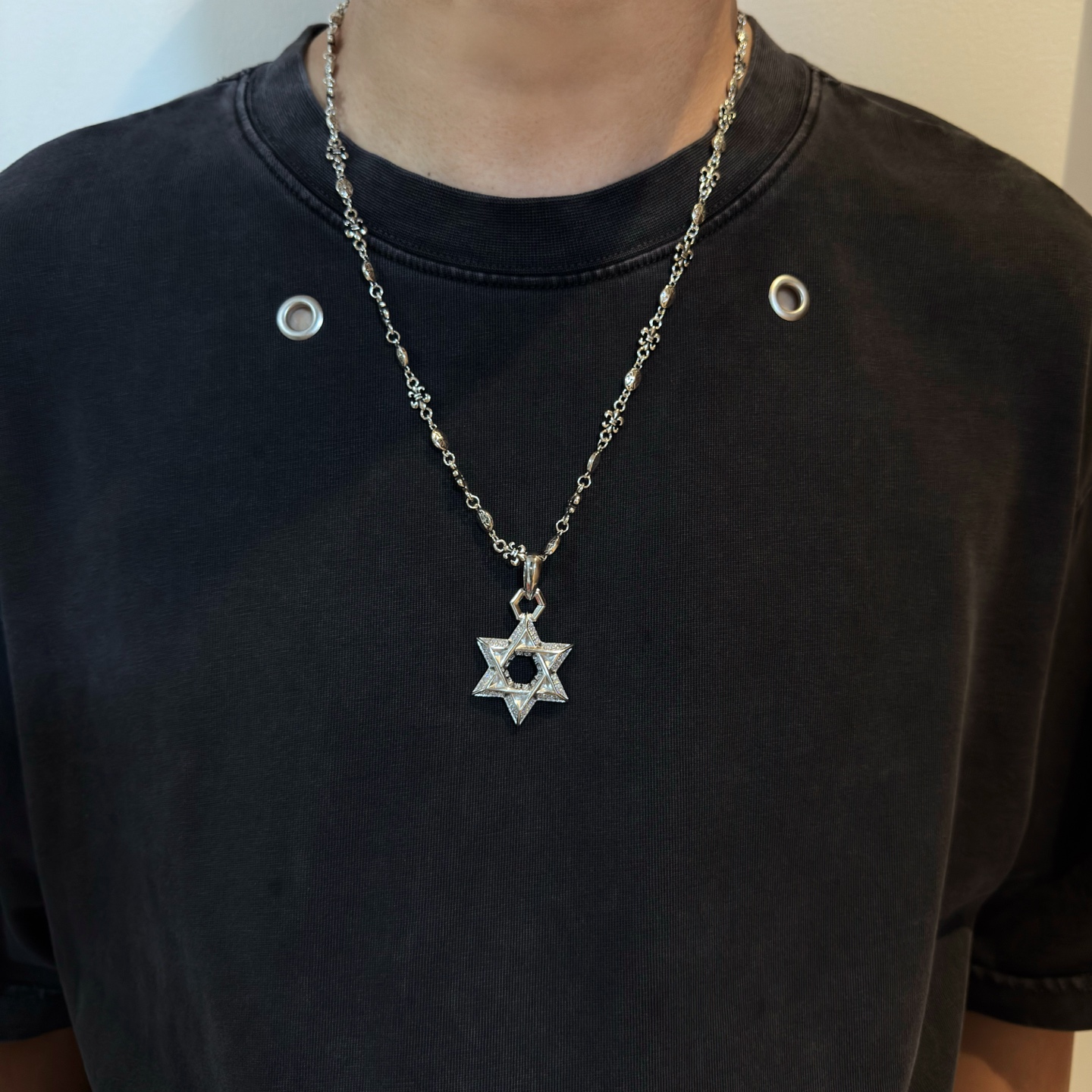 新款【专柜品质】Chrome Hearts克罗心复古十字花球项链 六星芒吊坠 凹凸造型不同的花纹设计风格
