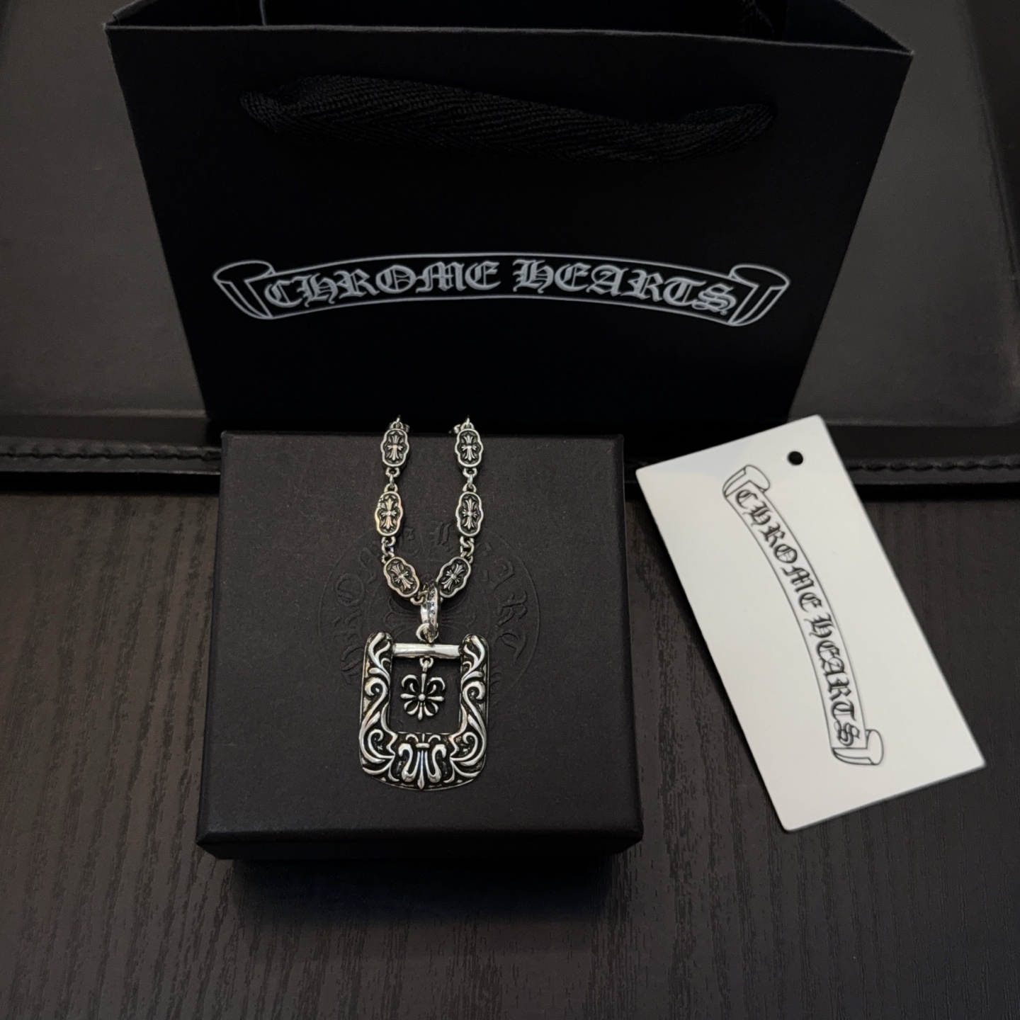 新款【专柜品质】Chrome Hearts克罗心复古十字架项链 藤蔓十字架吊坠 凹凸造型不同的花纹设计风